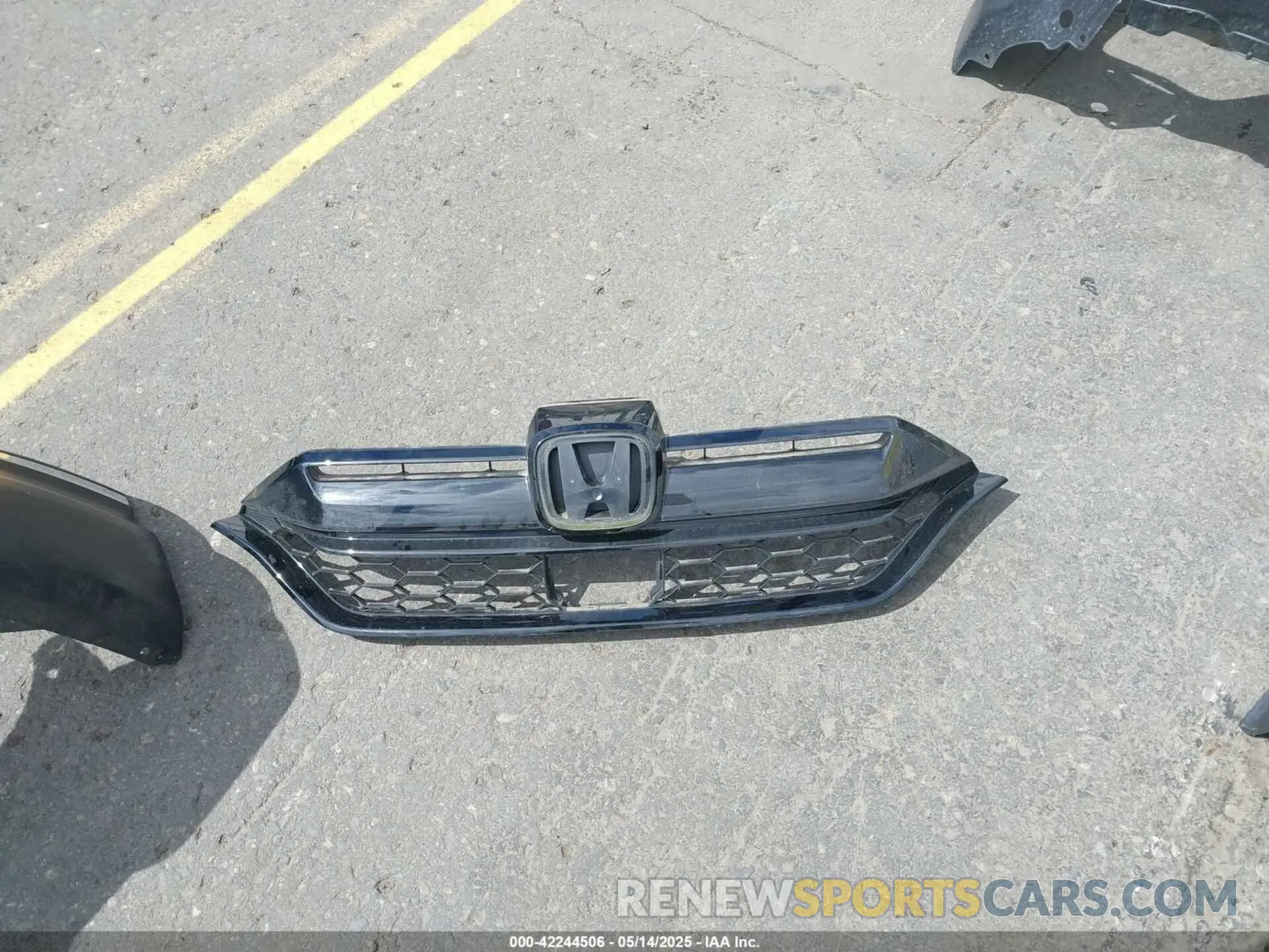 19 Photograph of a damaged car 5J6RT6H92NL000926 HONDA CR-V HYBRID 2022