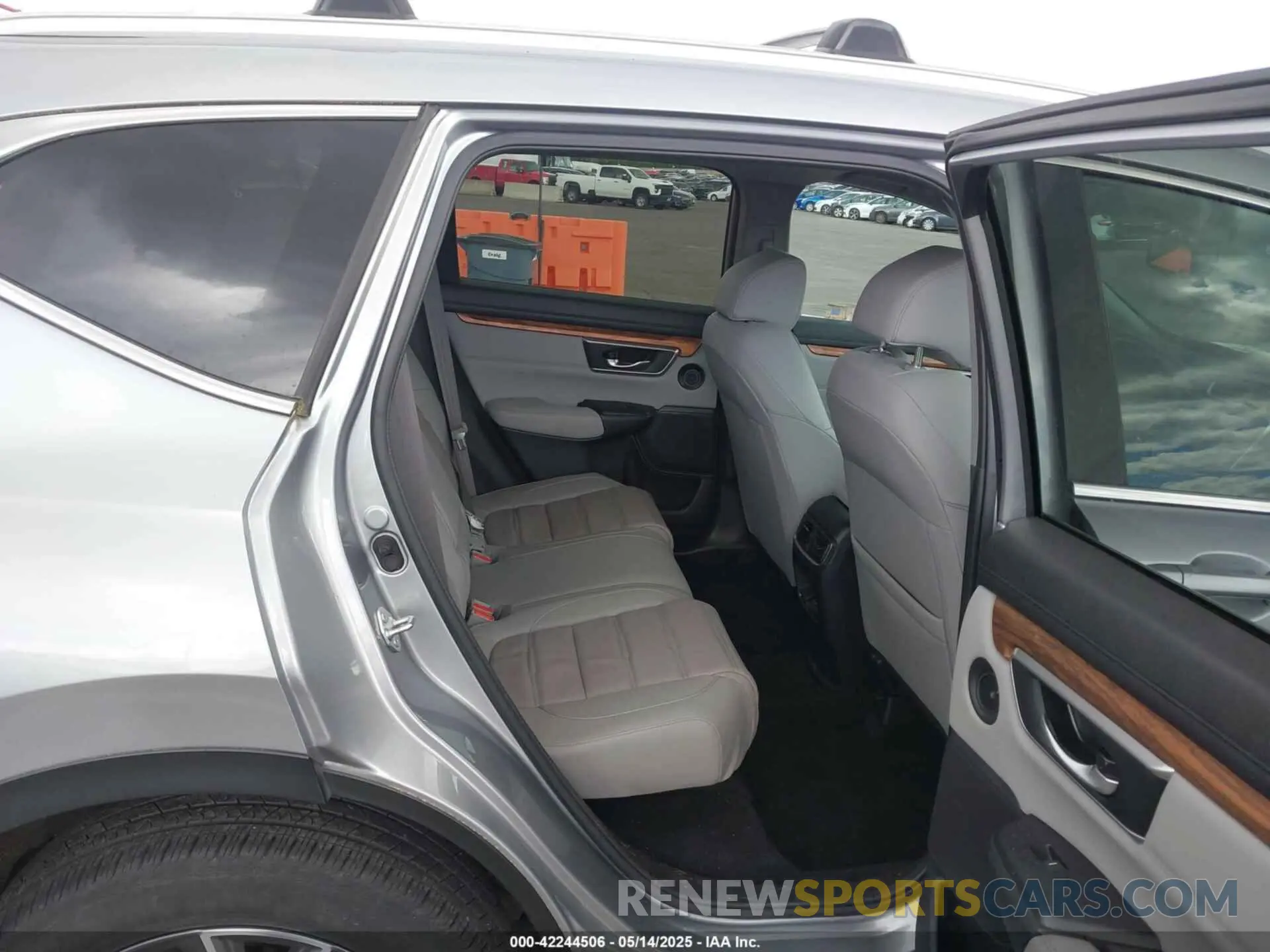 8 Photograph of a damaged car 5J6RT6H92NL000926 HONDA CR-V HYBRID 2022