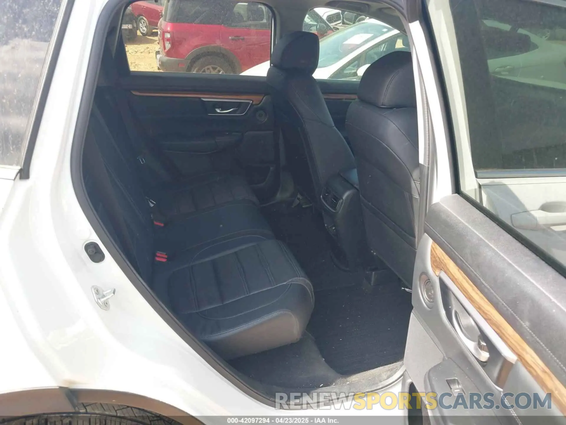 8 Photograph of a damaged car 5J6RT6H93NL038701 HONDA CR-V HYBRID 2022