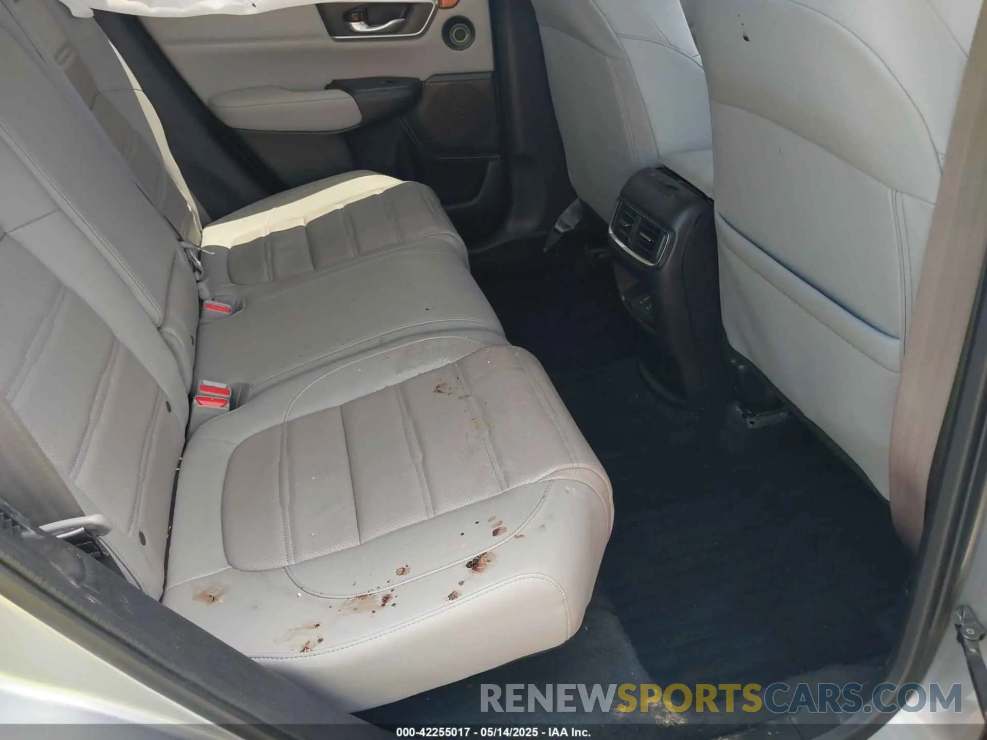 8 Photograph of a damaged car 5J6RT6H94NL002967 HONDA CR-V HYBRID 2022