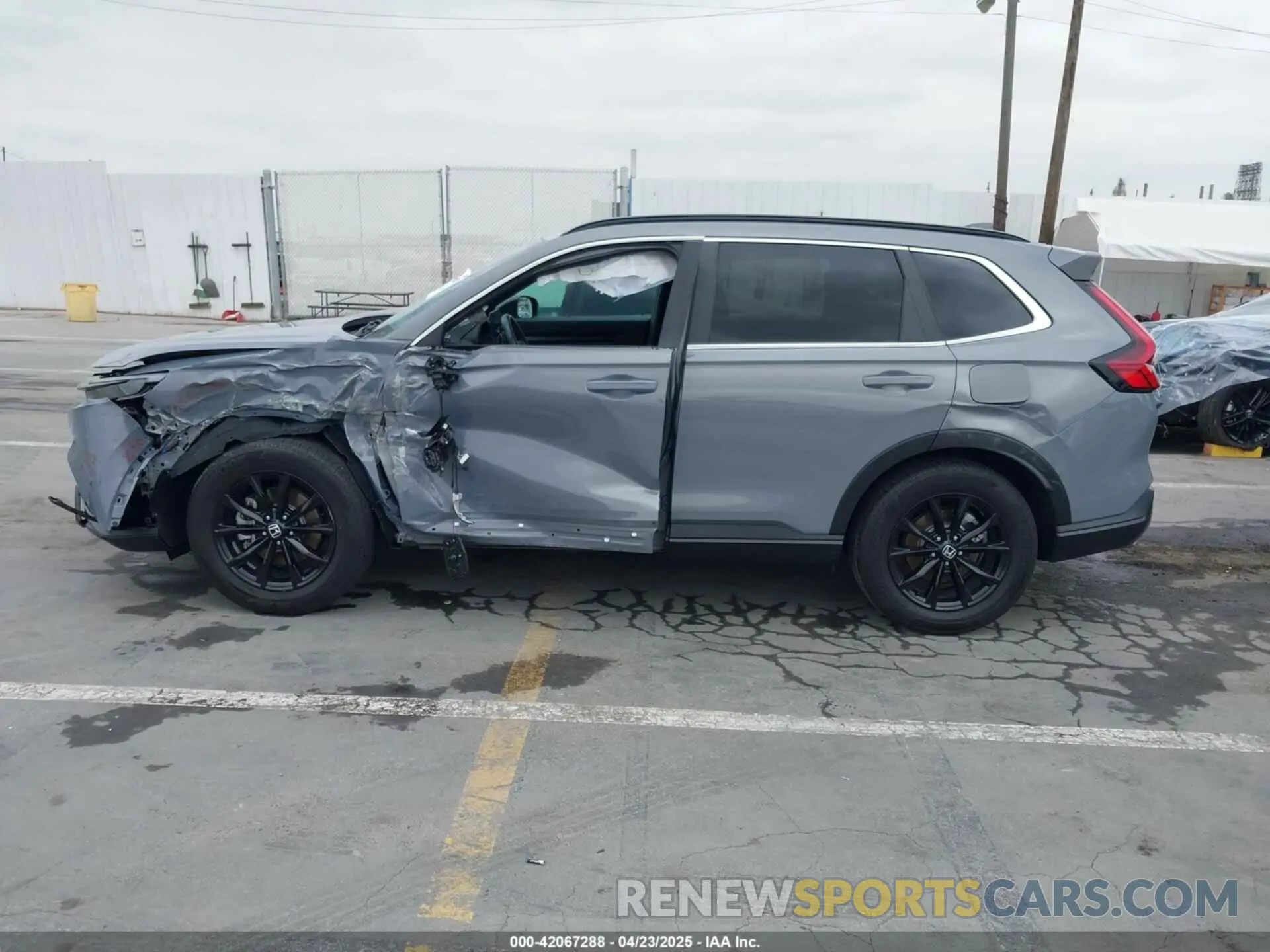 14 Photograph of a damaged car 2HKRS5H57PH703574 HONDA CR-V HYBRID 2023