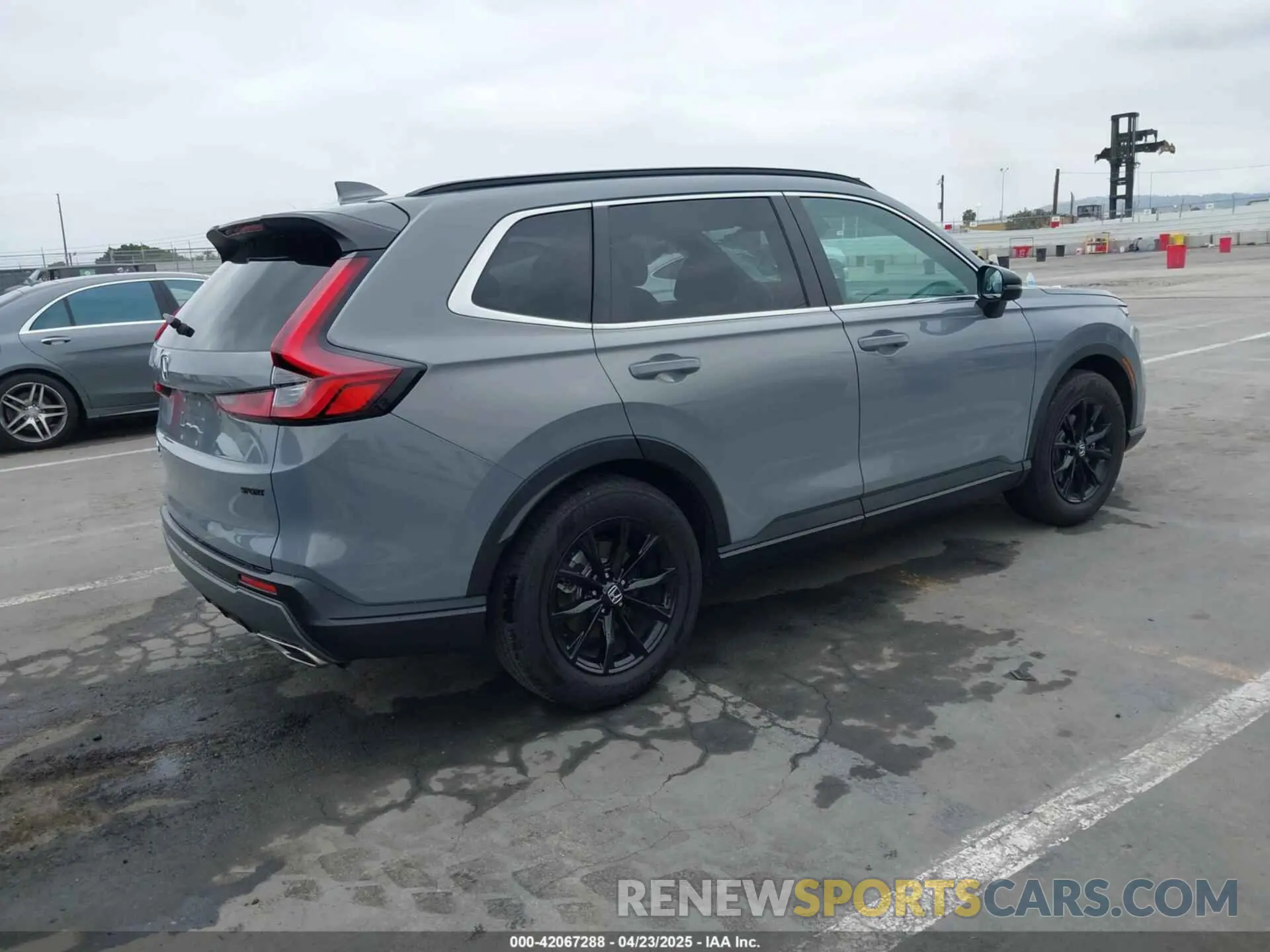 4 Photograph of a damaged car 2HKRS5H57PH703574 HONDA CR-V HYBRID 2023