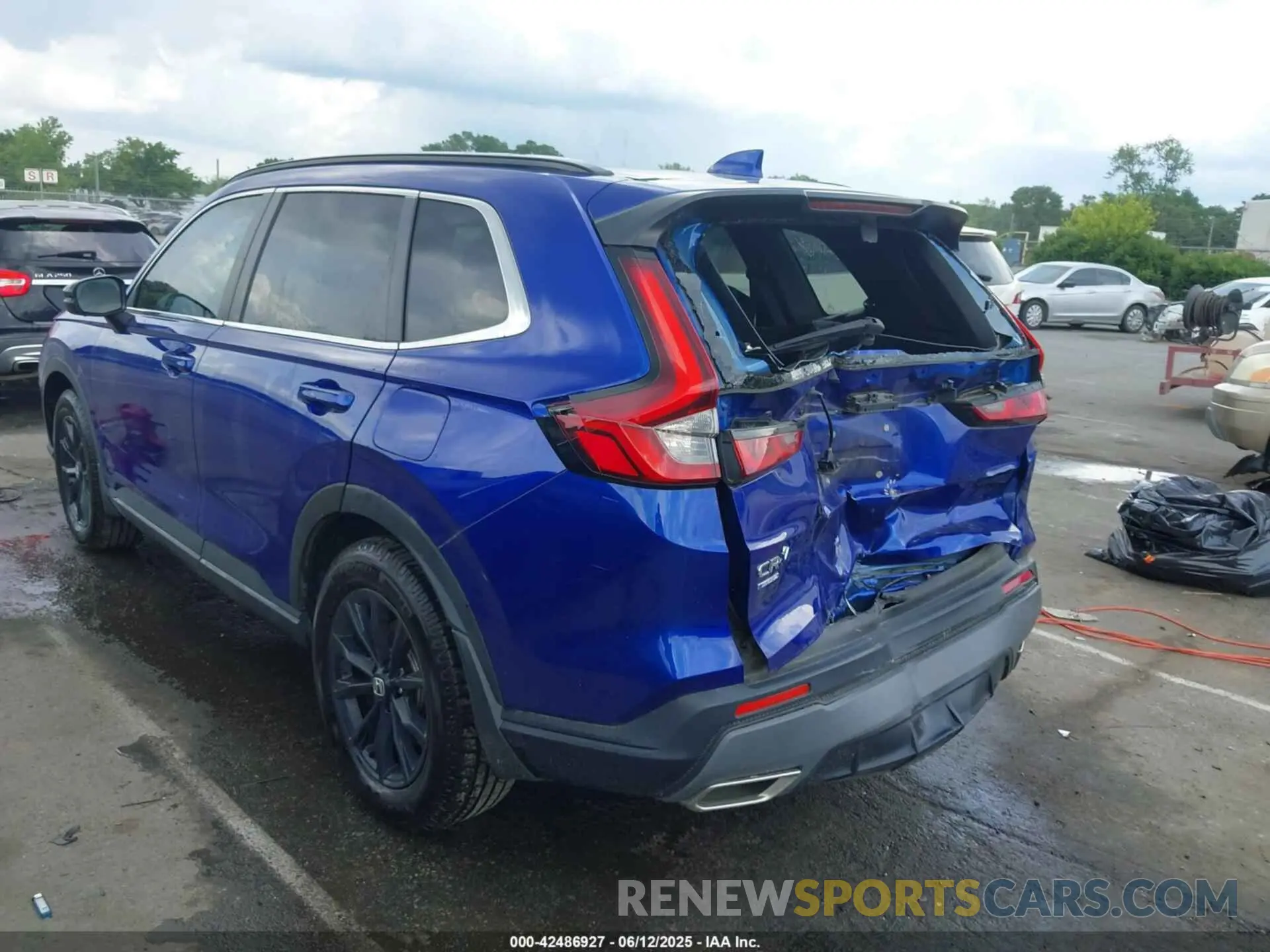 3 Photograph of a damaged car 2HKRS6H52PH811834 HONDA CR-V HYBRID 2023