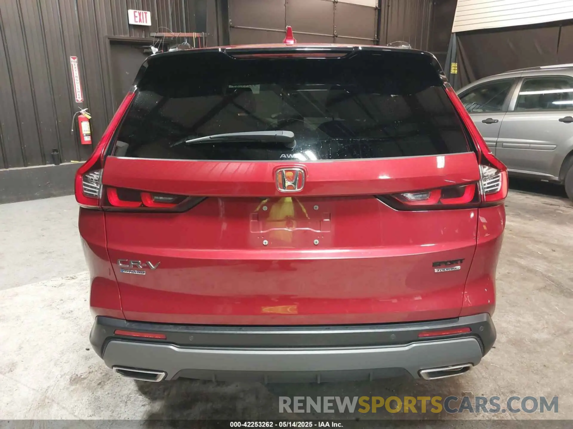 16 Photograph of a damaged car 2HKRS6H94PH814978 HONDA CR-V HYBRID 2023