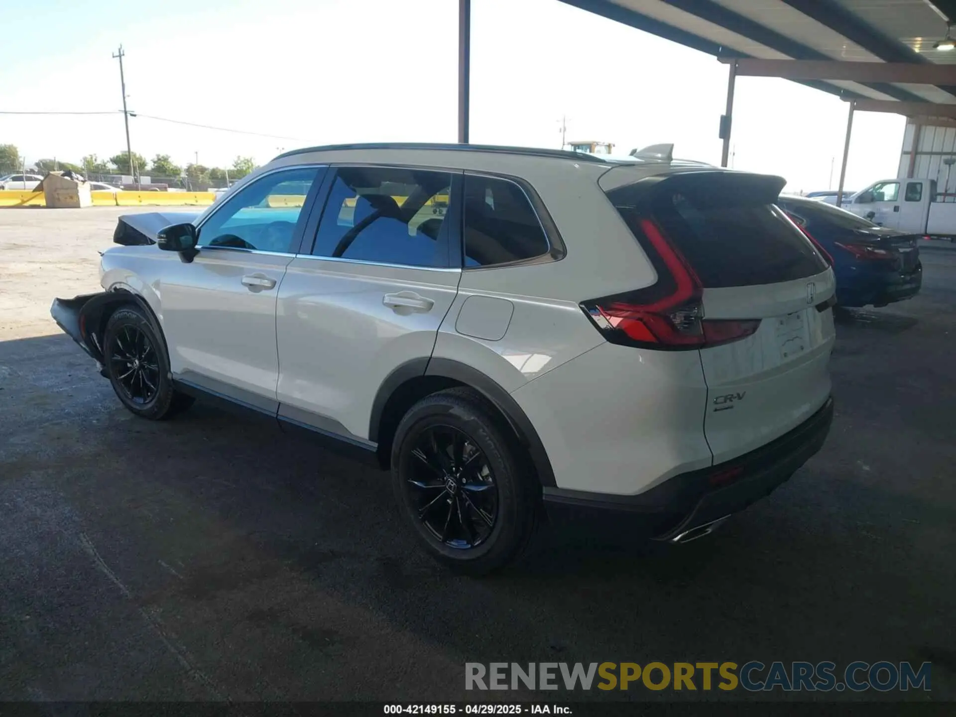 3 Фотография поврежденного автомобиля 7FARS5H57PE005114 HONDA CR-V HYBRID 2023
