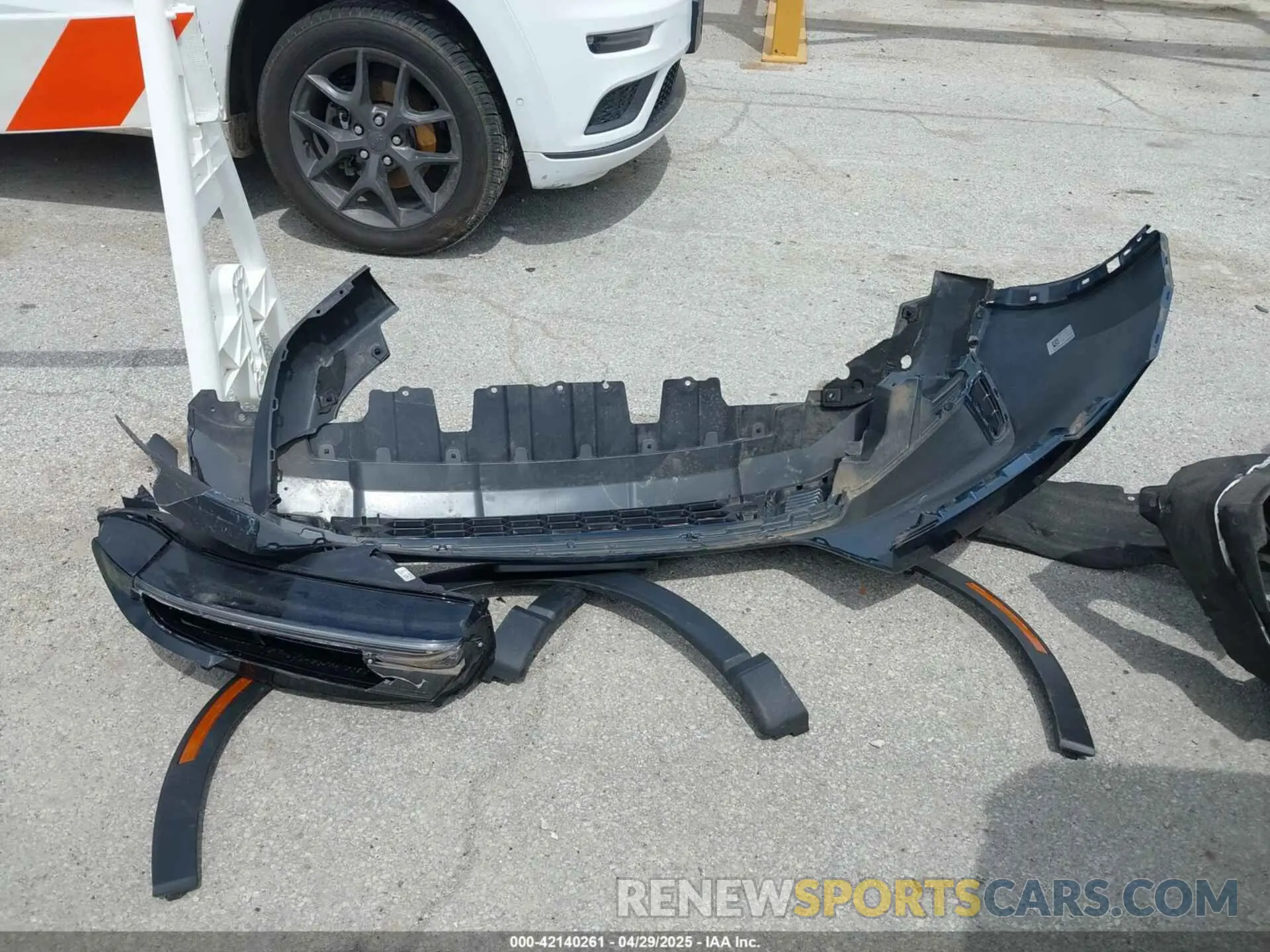 12 Photograph of a damaged car 7FARS6H52PE005253 HONDA CR-V HYBRID 2023