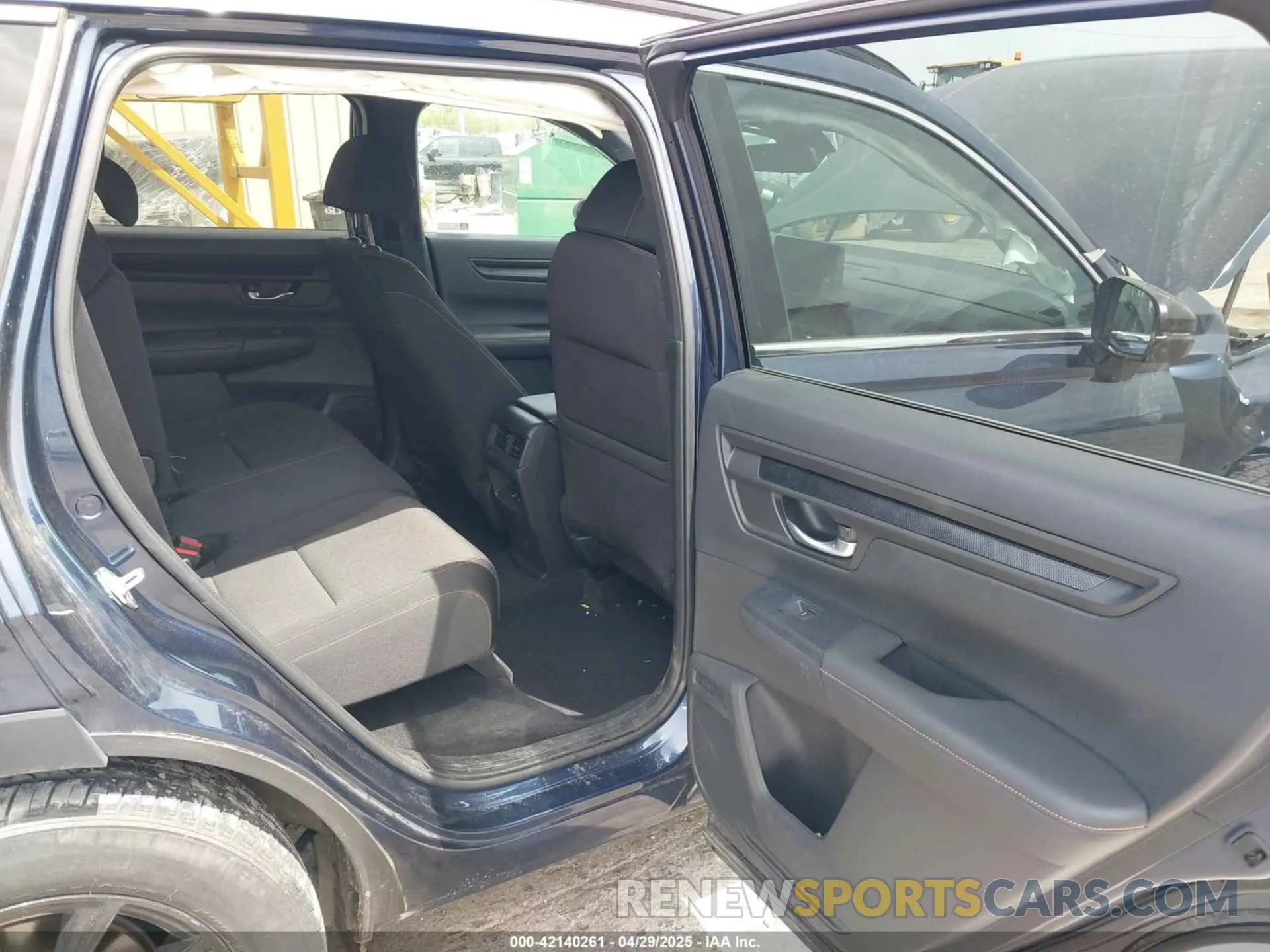 8 Photograph of a damaged car 7FARS6H52PE005253 HONDA CR-V HYBRID 2023