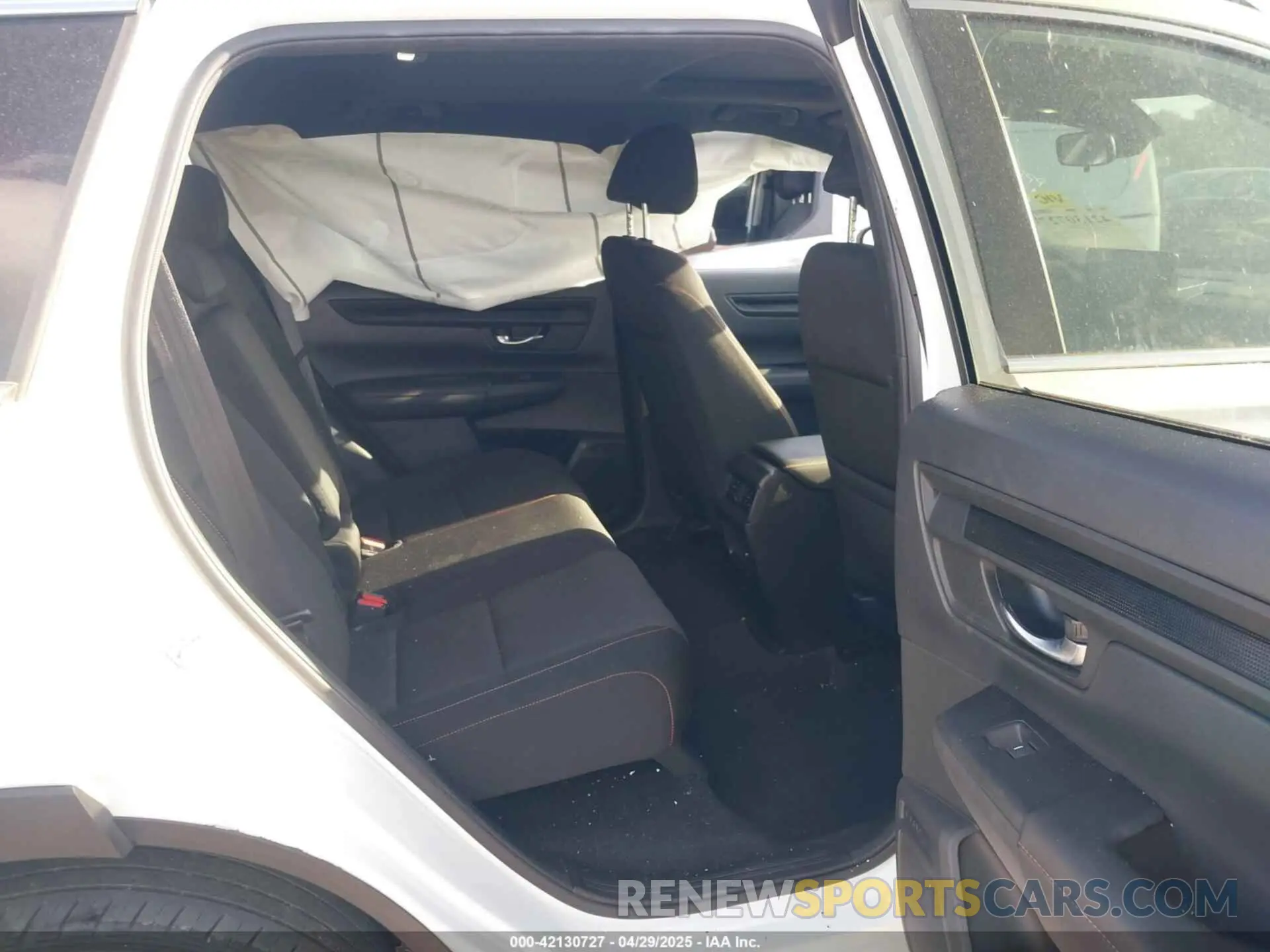 8 Photograph of a damaged car 7FARS6H59PE033471 HONDA CR-V HYBRID 2023