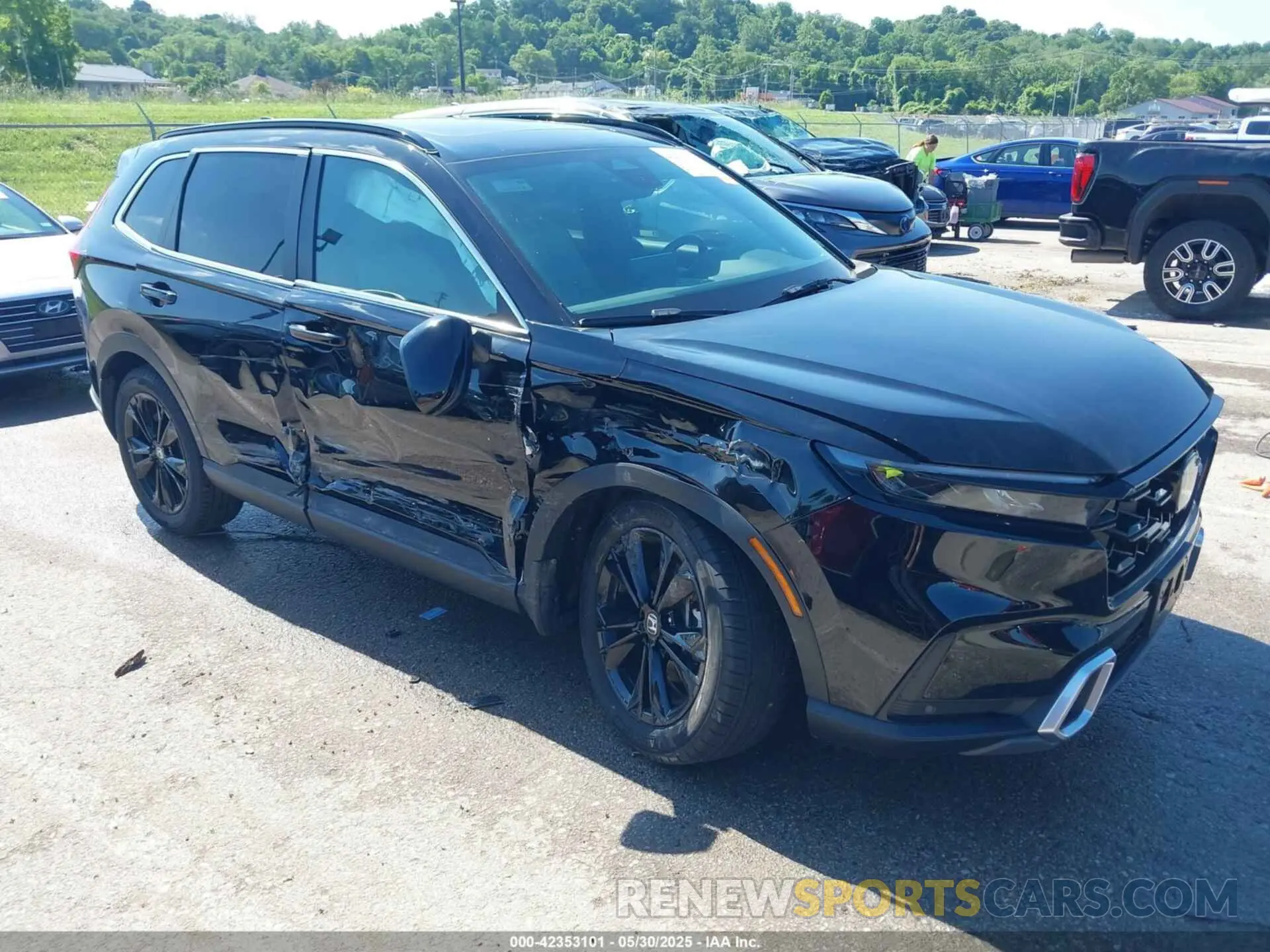 1 Photograph of a damaged car 7FARS6H96PE036332 HONDA CR-V HYBRID 2023