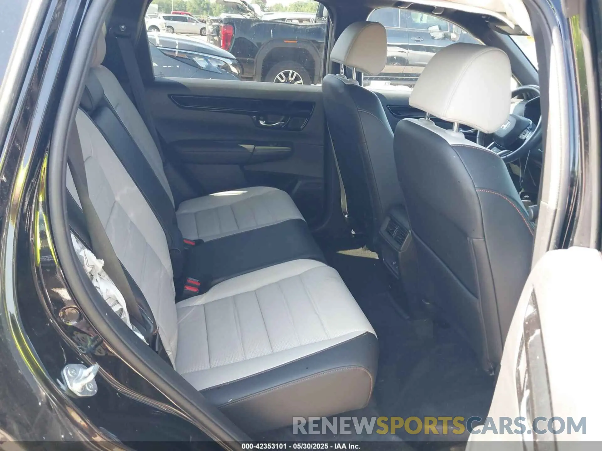 8 Photograph of a damaged car 7FARS6H96PE036332 HONDA CR-V HYBRID 2023