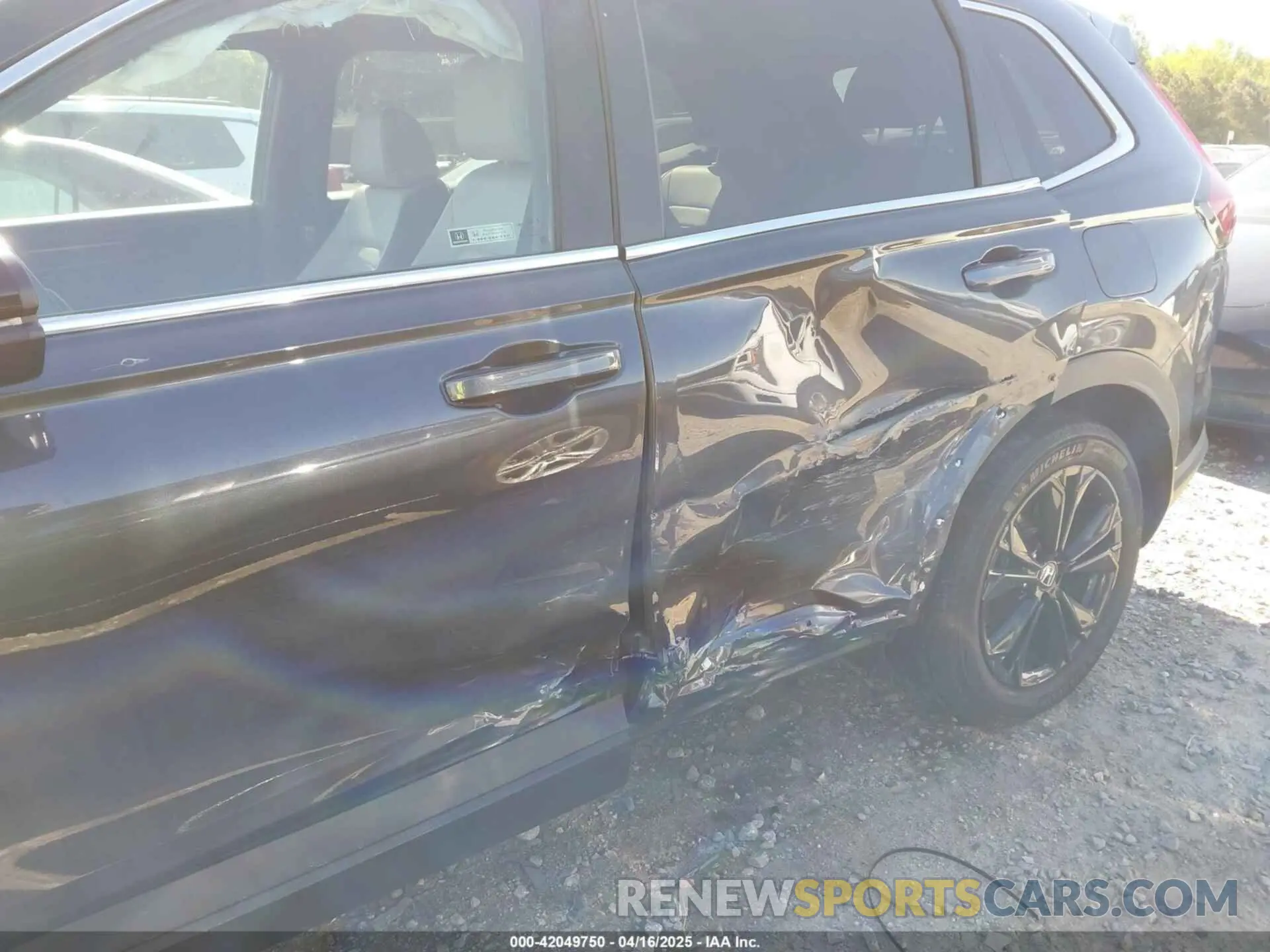6 Photograph of a damaged car 7FARS6H96PE036623 HONDA CR-V HYBRID 2023