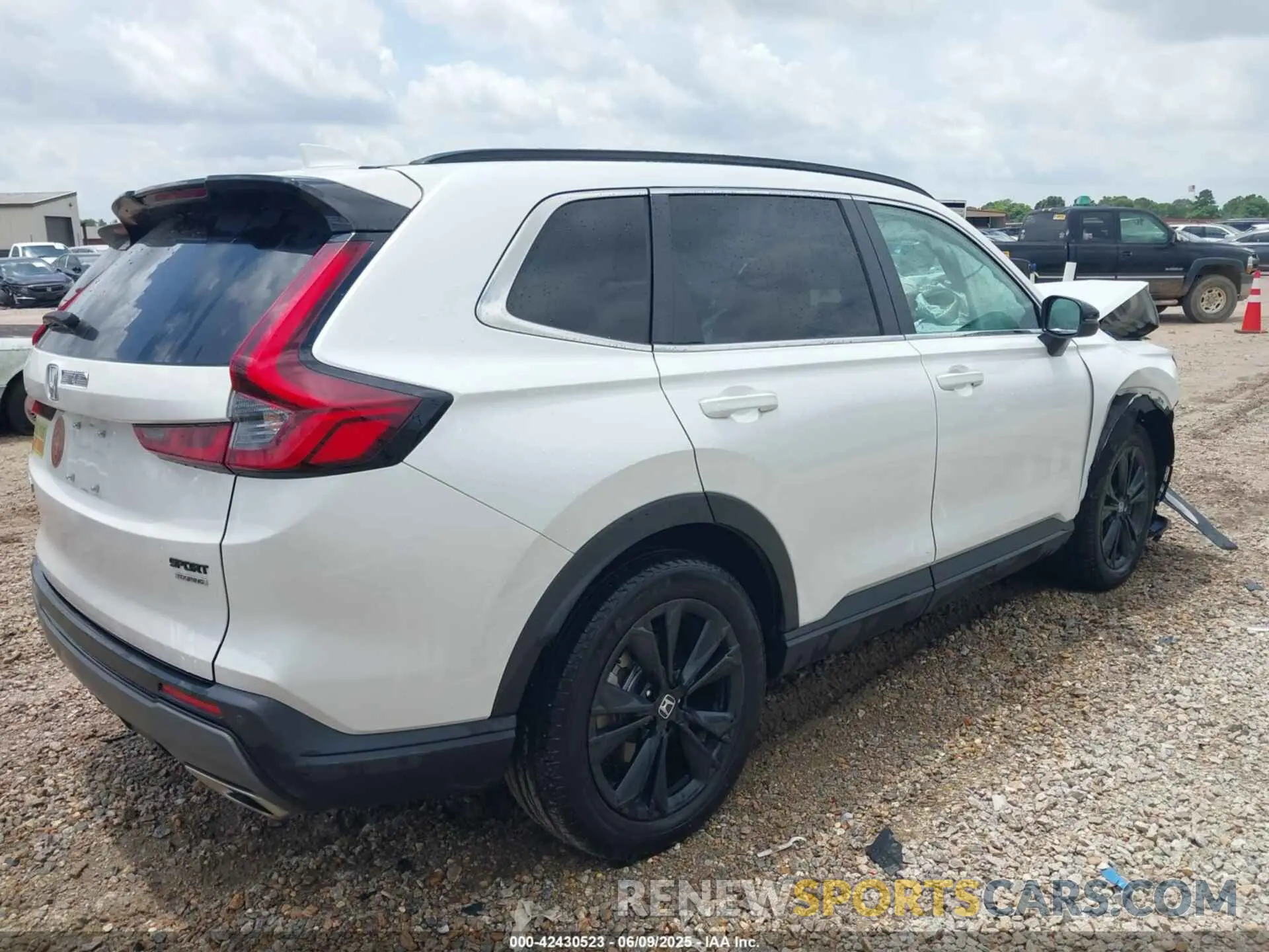 4 Photograph of a damaged car 7FARS6H99PE003616 HONDA CR-V HYBRID 2023