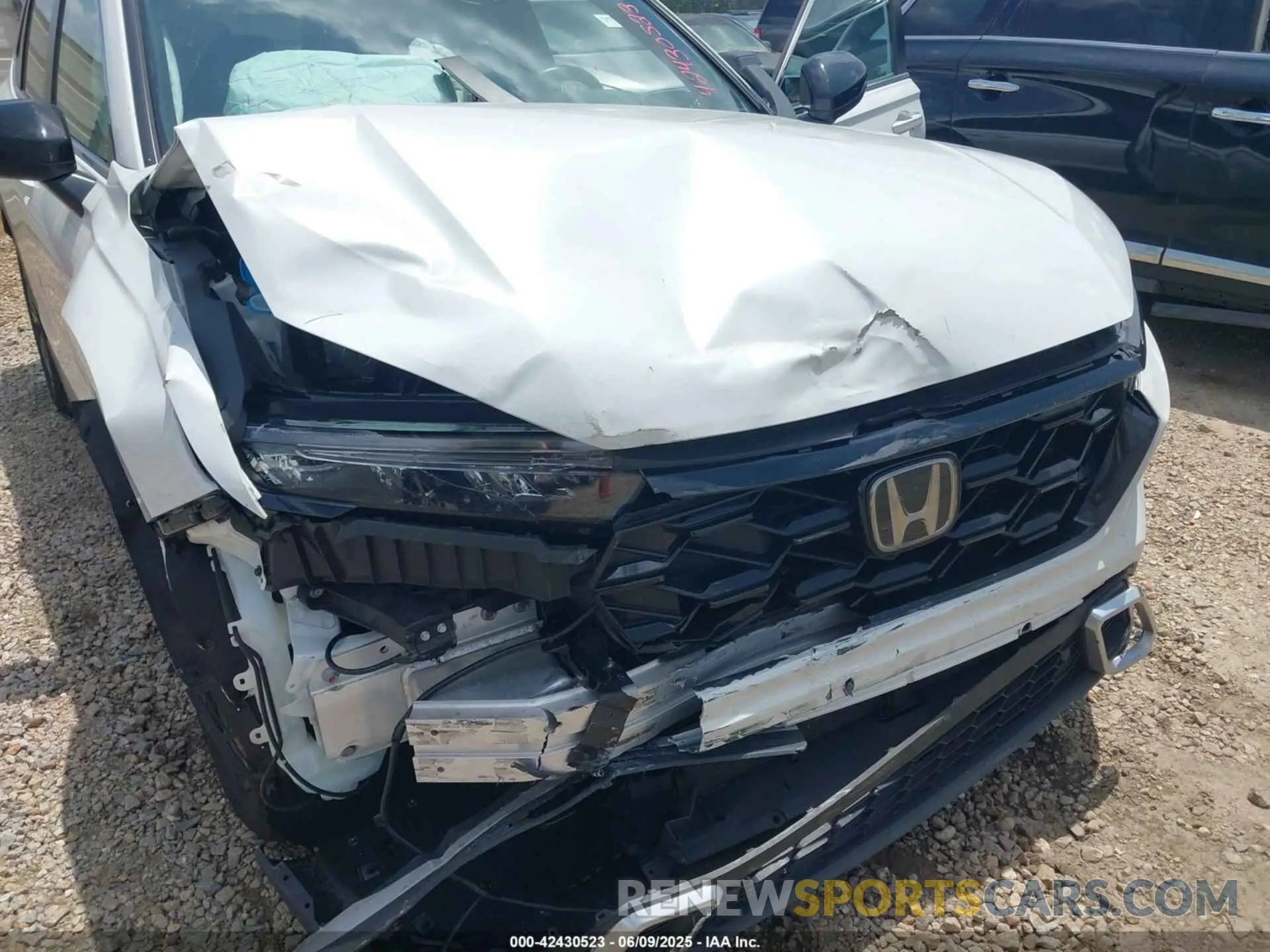 6 Photograph of a damaged car 7FARS6H99PE003616 HONDA CR-V HYBRID 2023