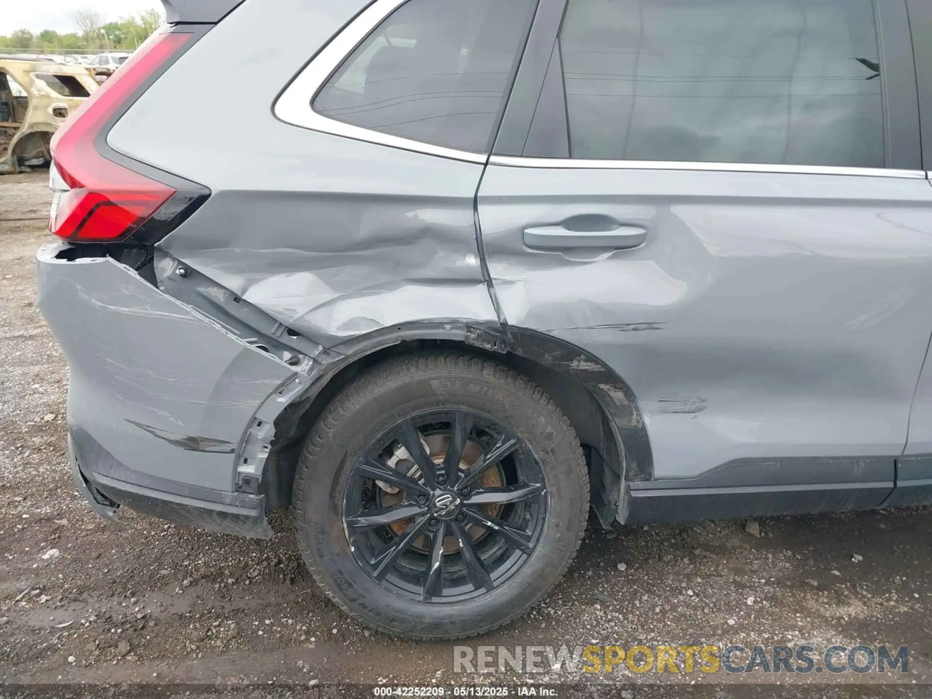 6 Photograph of a damaged car 5J6RS6H80RL020060 HONDA CR-V HYBRID 2024