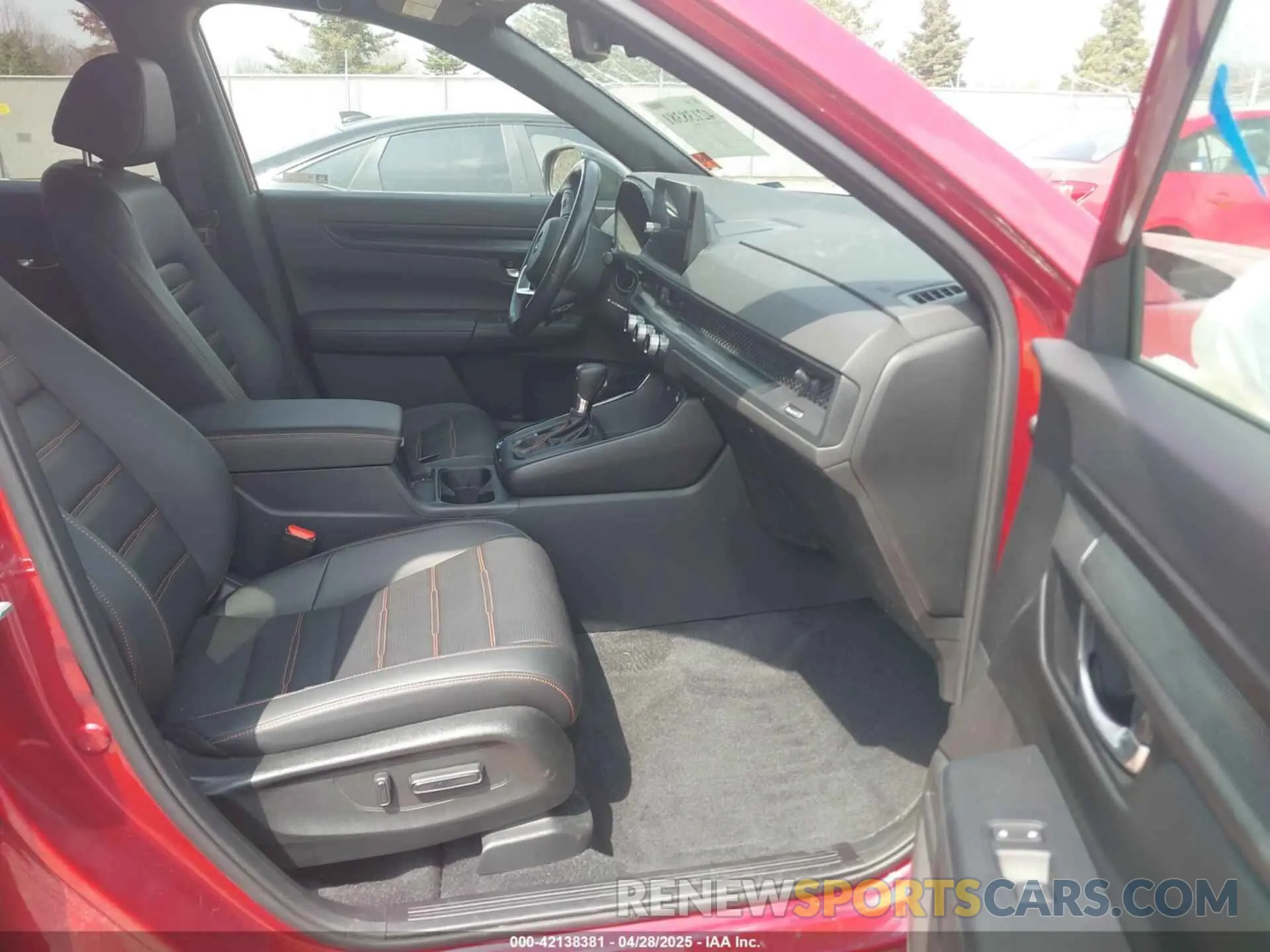 5 Photograph of a damaged car 5J6RS6H85RL003481 HONDA CR-V HYBRID 2024