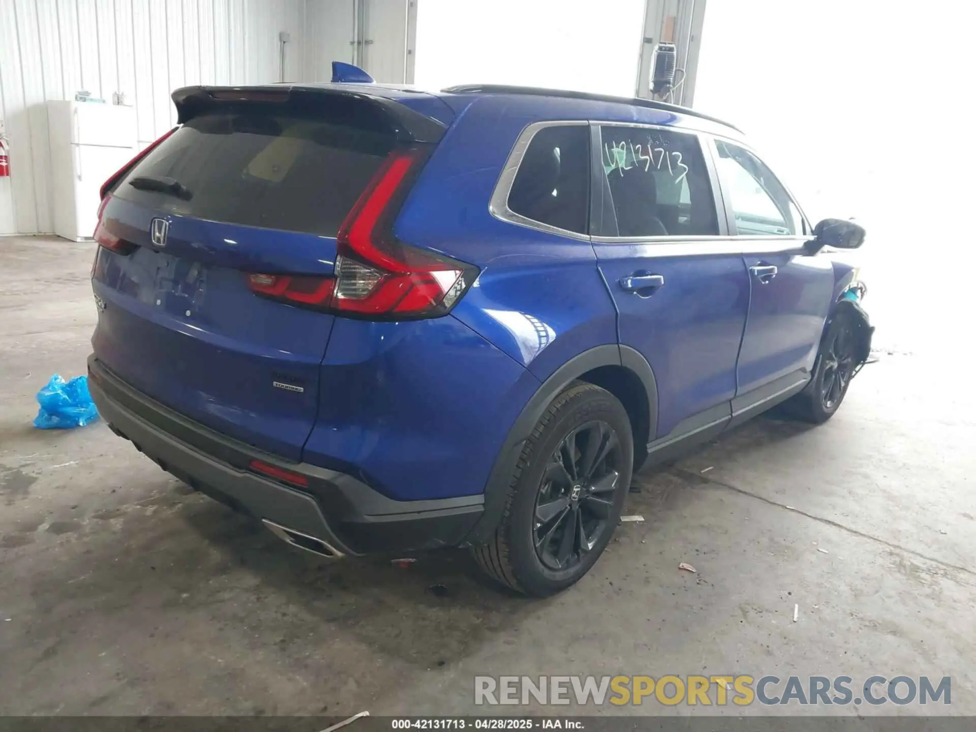 4 Photograph of a damaged car 5J6RS6H92RL013104 HONDA CR-V HYBRID 2024