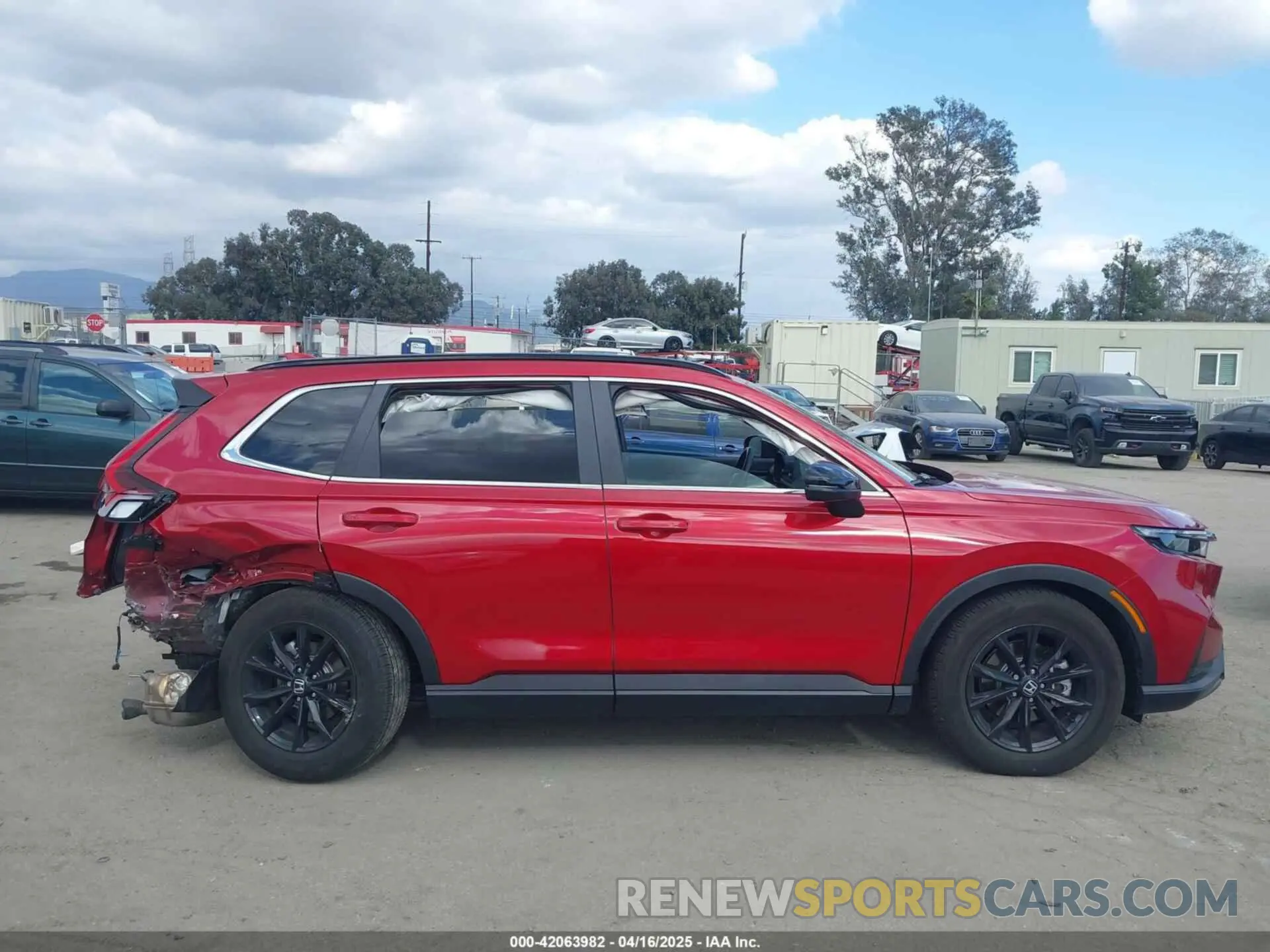 12 Photograph of a damaged car 7FARS5H50RE035932 HONDA CR-V HYBRID 2024