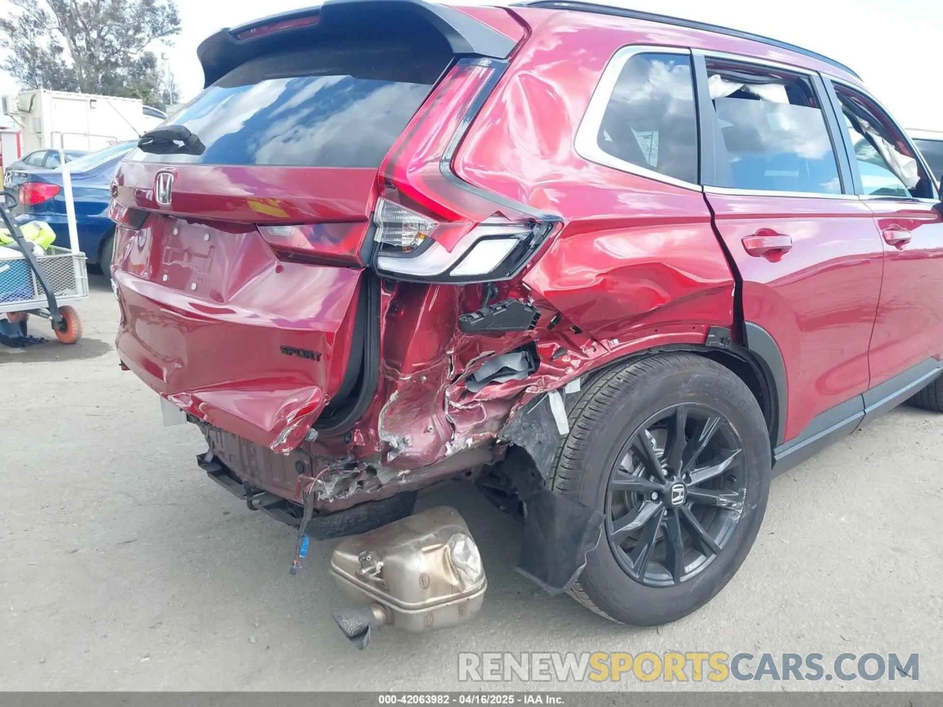 6 Photograph of a damaged car 7FARS5H50RE035932 HONDA CR-V HYBRID 2024