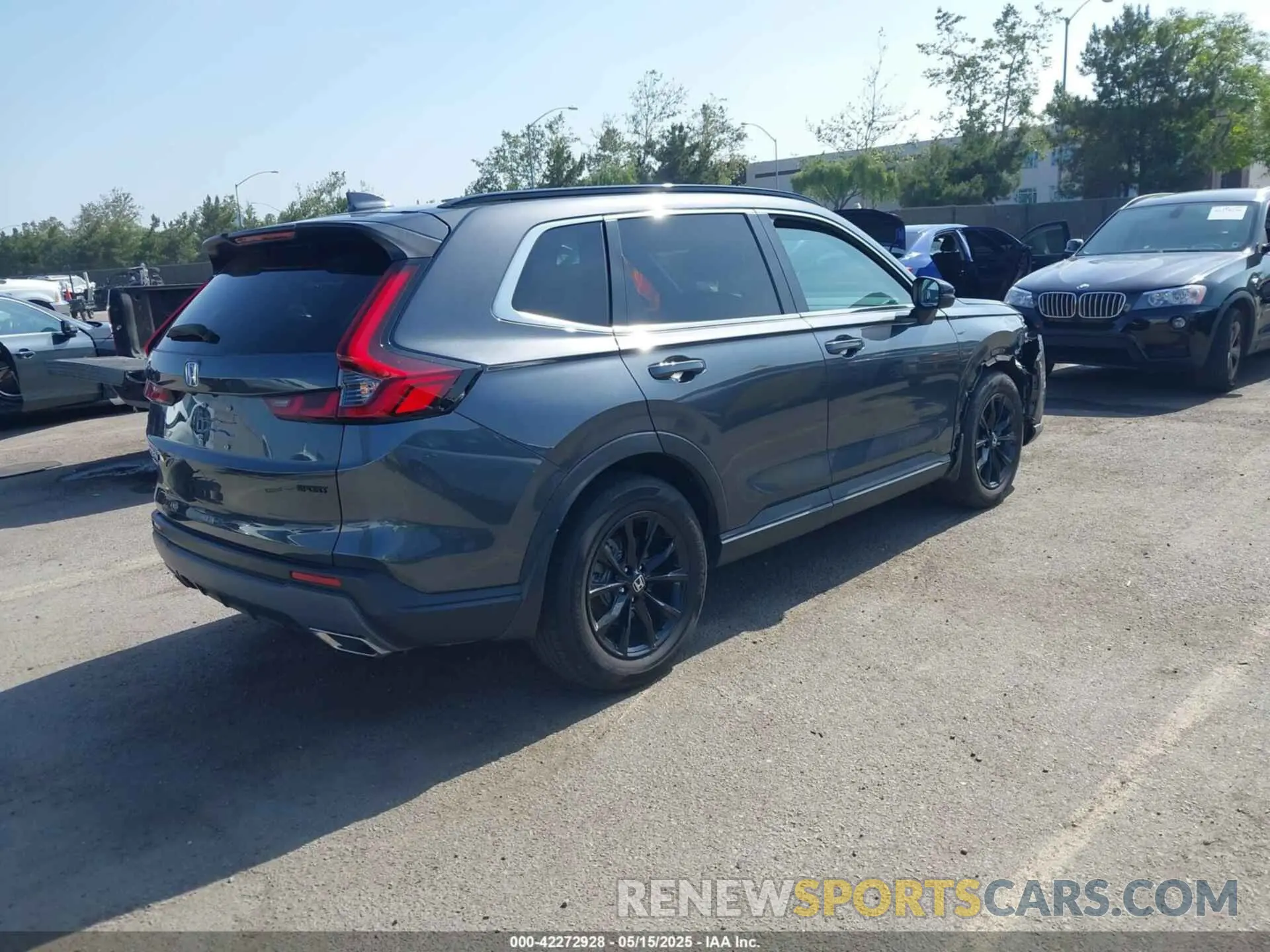 4 Photograph of a damaged car 7FARS5H51RE000395 HONDA CR-V HYBRID 2024