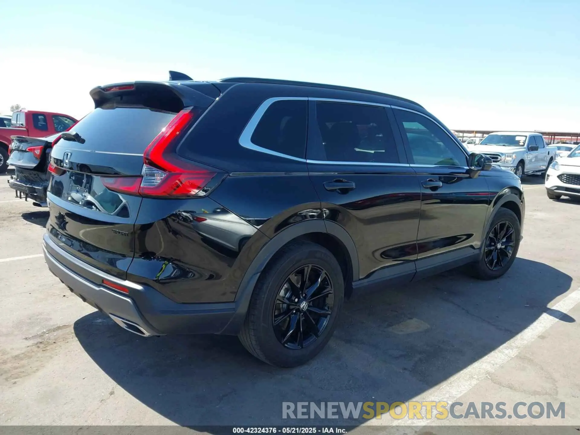 4 Photograph of a damaged car 7FARS5H52RE007582 HONDA CR-V HYBRID 2024