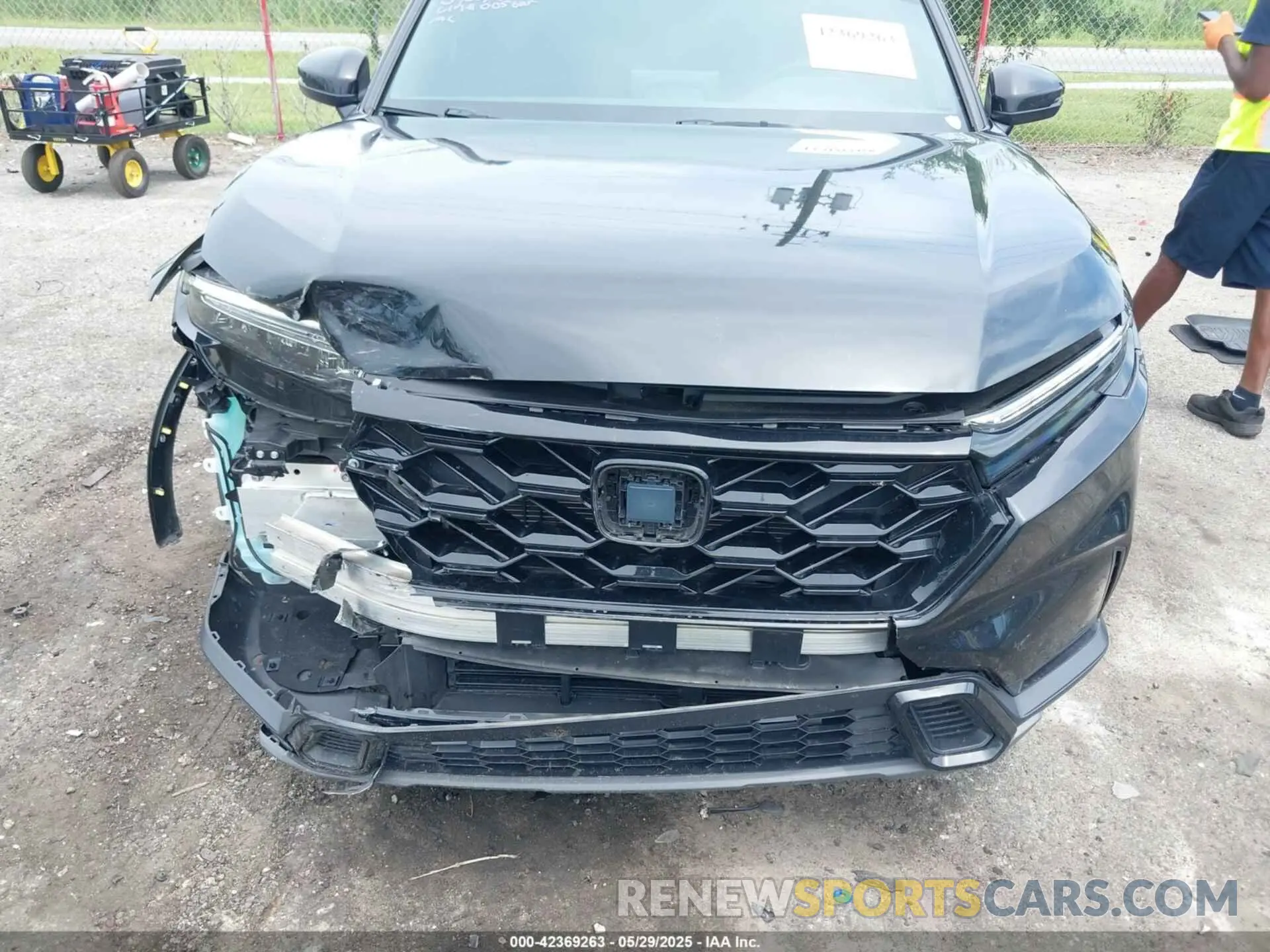 6 Photograph of a damaged car 7FARS5H56RE005625 HONDA CR-V HYBRID 2024