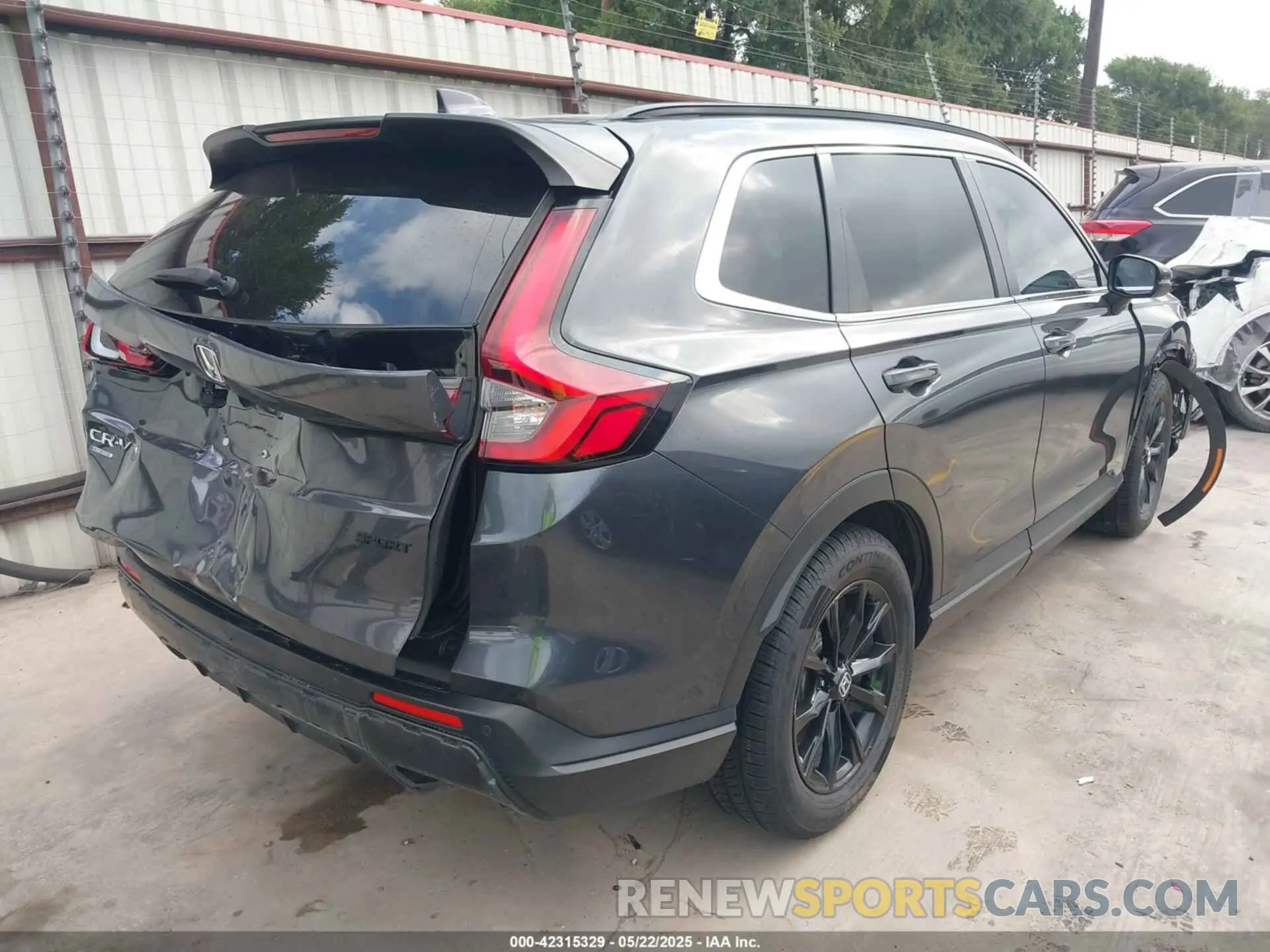 4 Photograph of a damaged car 7FARS5H81RE023590 HONDA CR-V HYBRID 2024