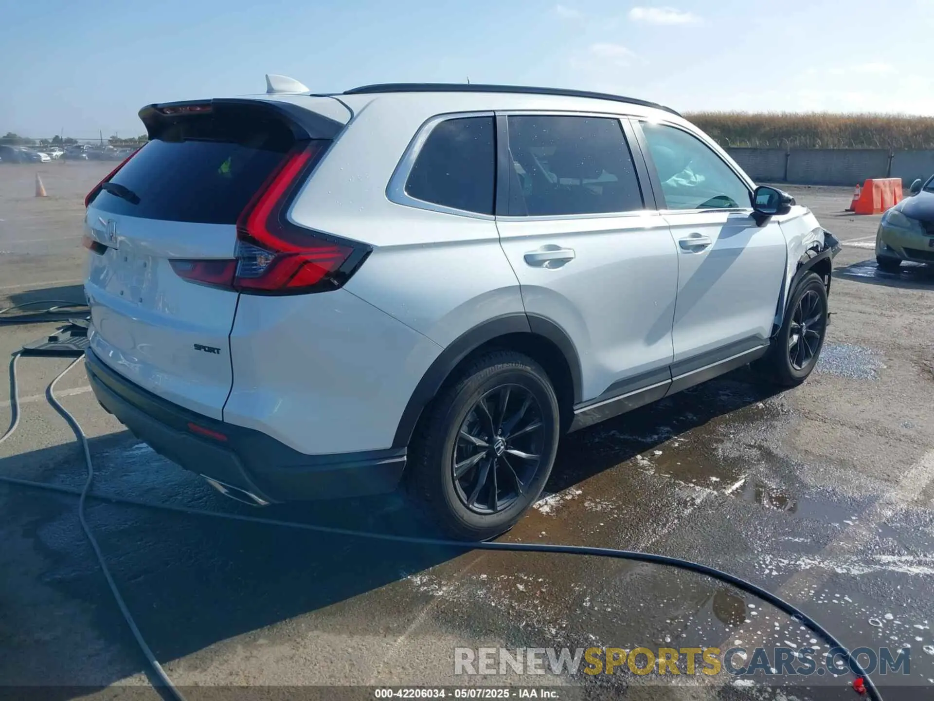 4 Photograph of a damaged car 7FARS6H84RE079321 HONDA CR-V HYBRID 2024
