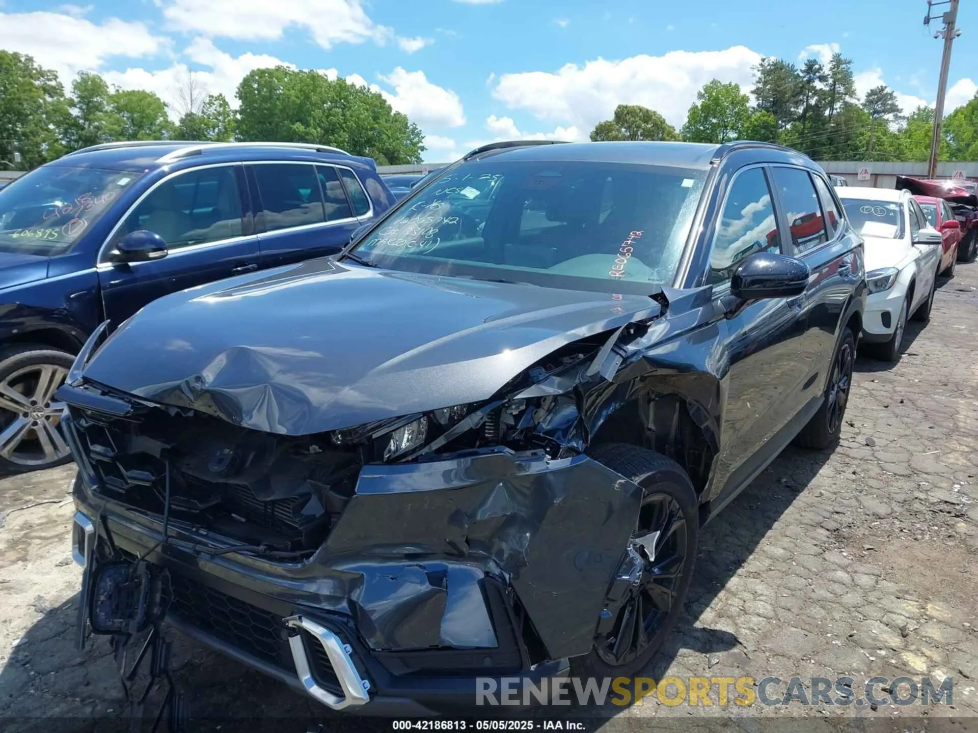 2 Photograph of a damaged car 7FARS6H91RE065742 HONDA CR-V HYBRID 2024