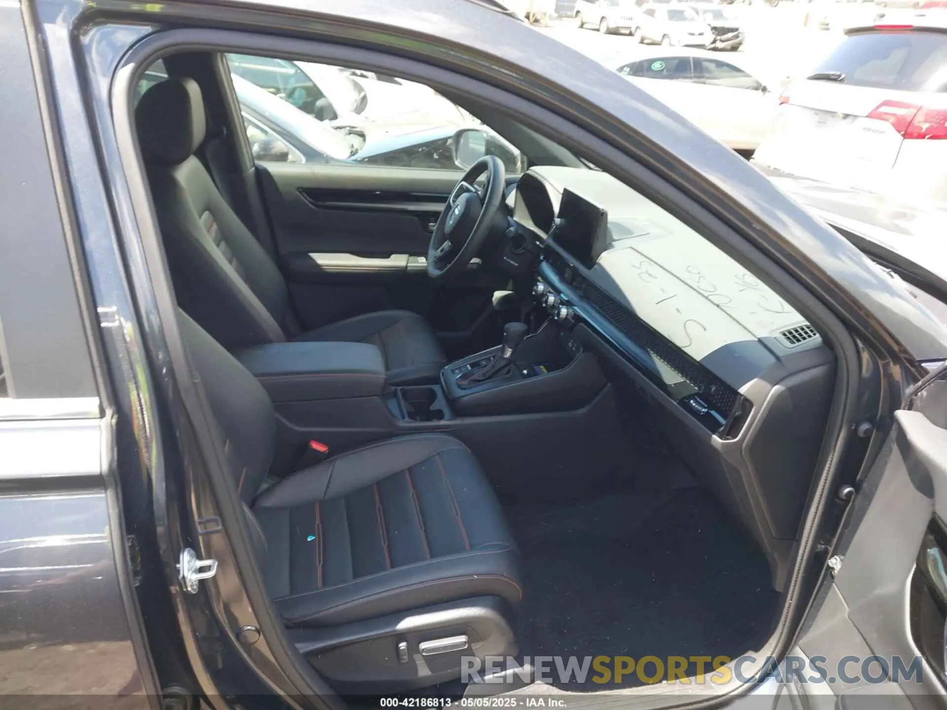 5 Photograph of a damaged car 7FARS6H91RE065742 HONDA CR-V HYBRID 2024
