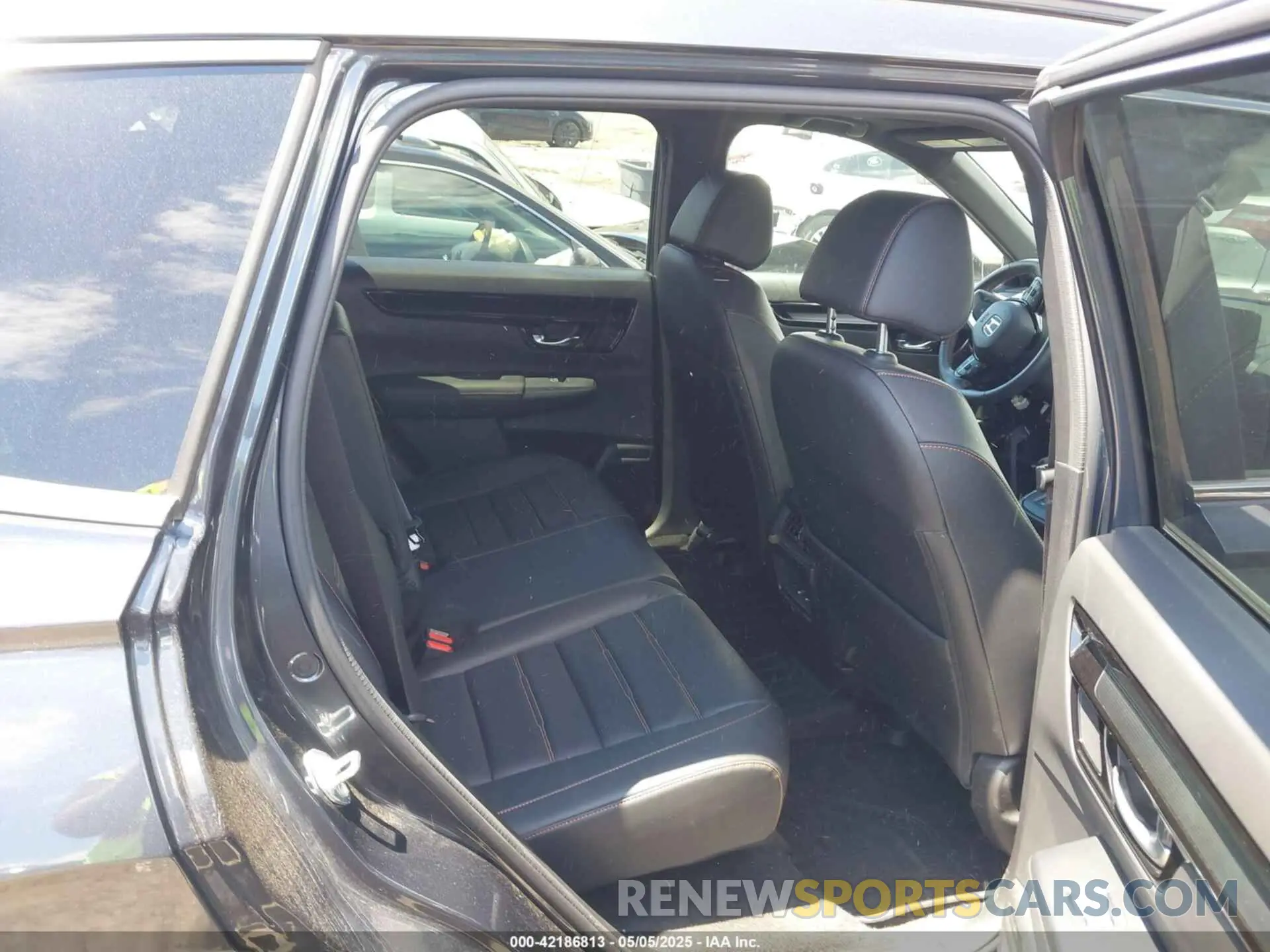 8 Photograph of a damaged car 7FARS6H91RE065742 HONDA CR-V HYBRID 2024