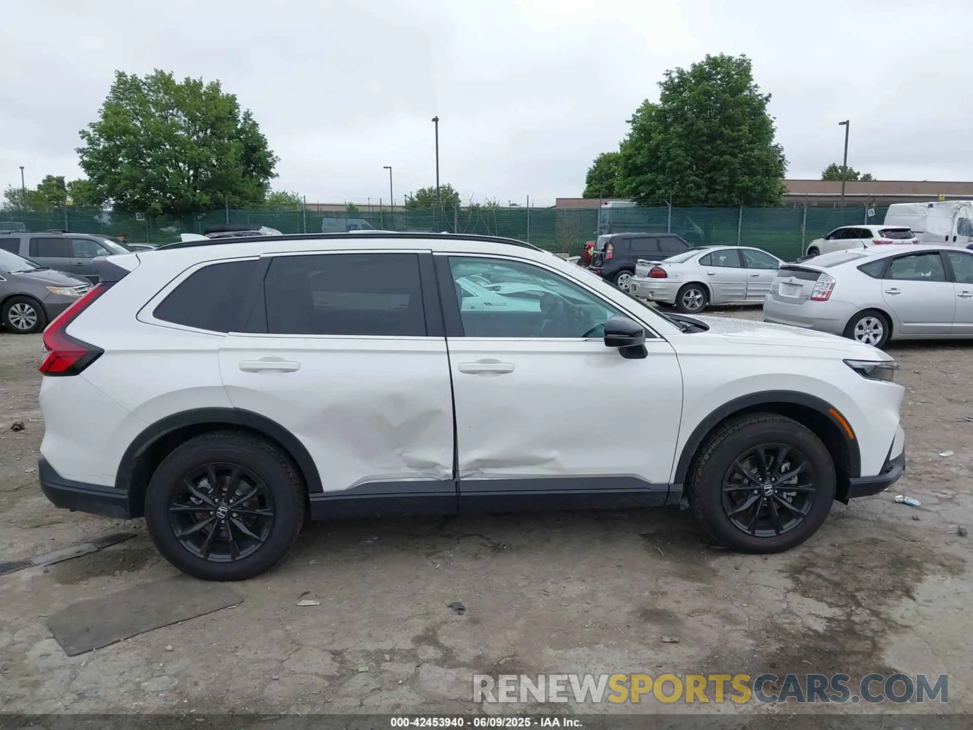 13 Photograph of a damaged car 2HKRS6H89SH815902 HONDA CR-V HYBRID 2025