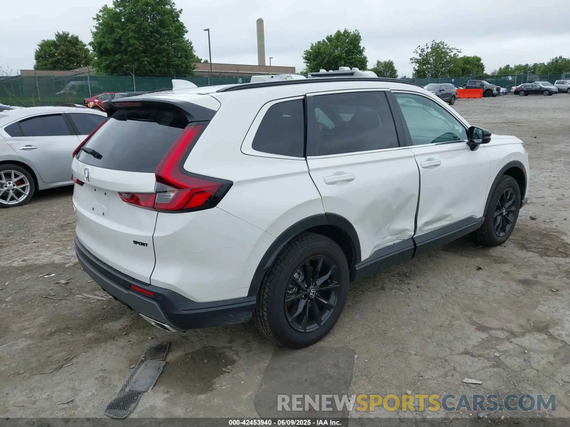 4 Photograph of a damaged car 2HKRS6H89SH815902 HONDA CR-V HYBRID 2025