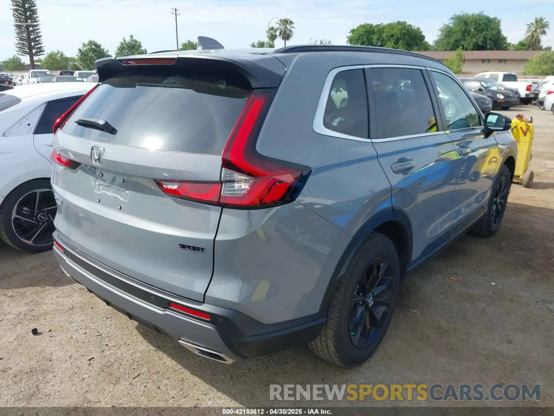 4 Photograph of a damaged car 5J6RS6H82SL024598 HONDA CR-V HYBRID 2025