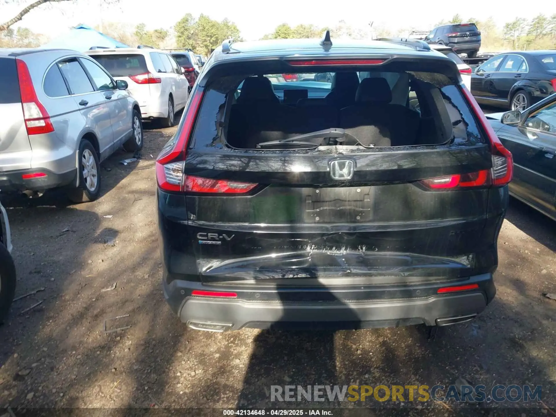 16 Photograph of a damaged car 5J6RS6H83SL004439 HONDA CR-V HYBRID 2025