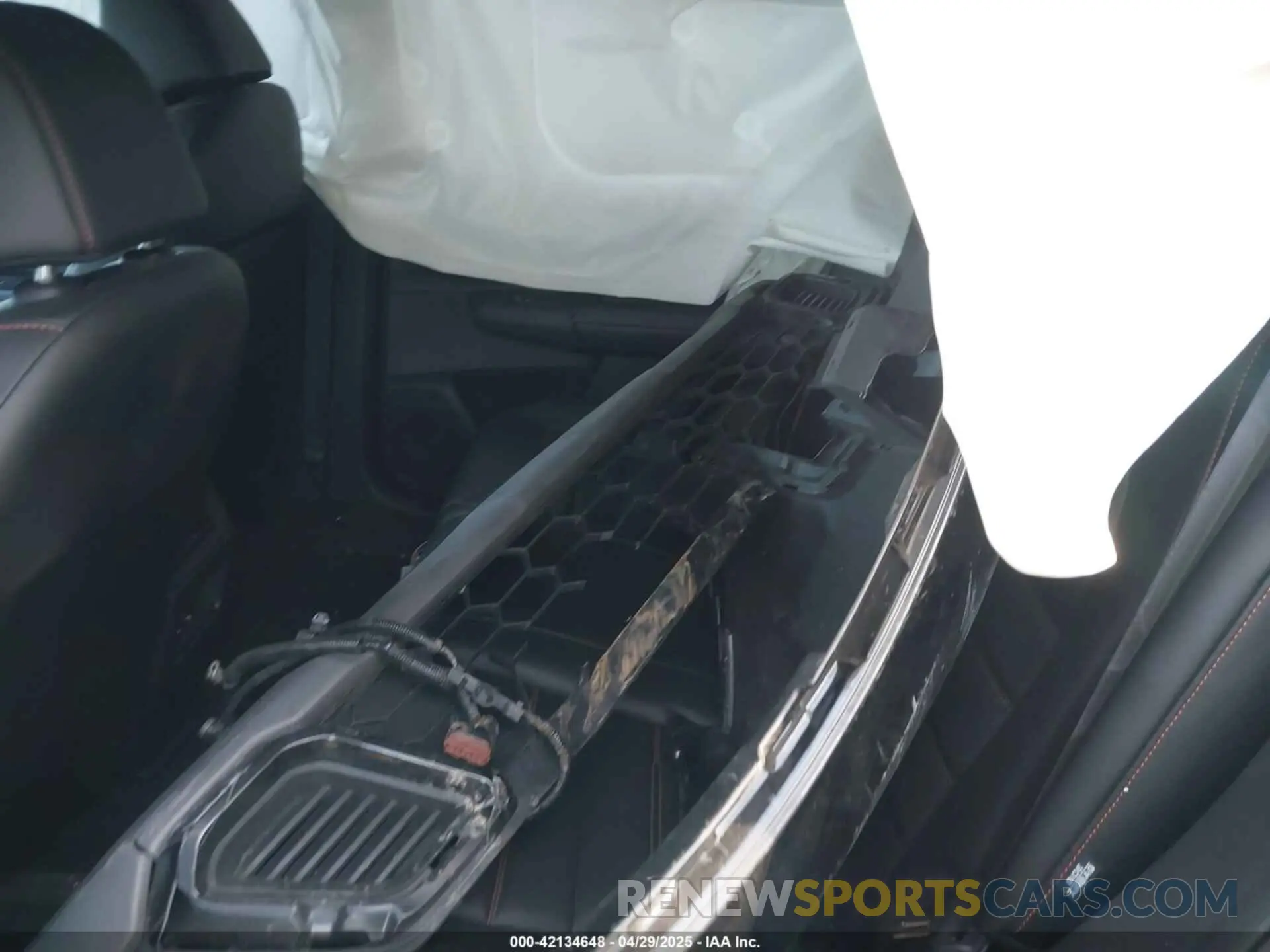 8 Photograph of a damaged car 5J6RS6H83SL004439 HONDA CR-V HYBRID 2025