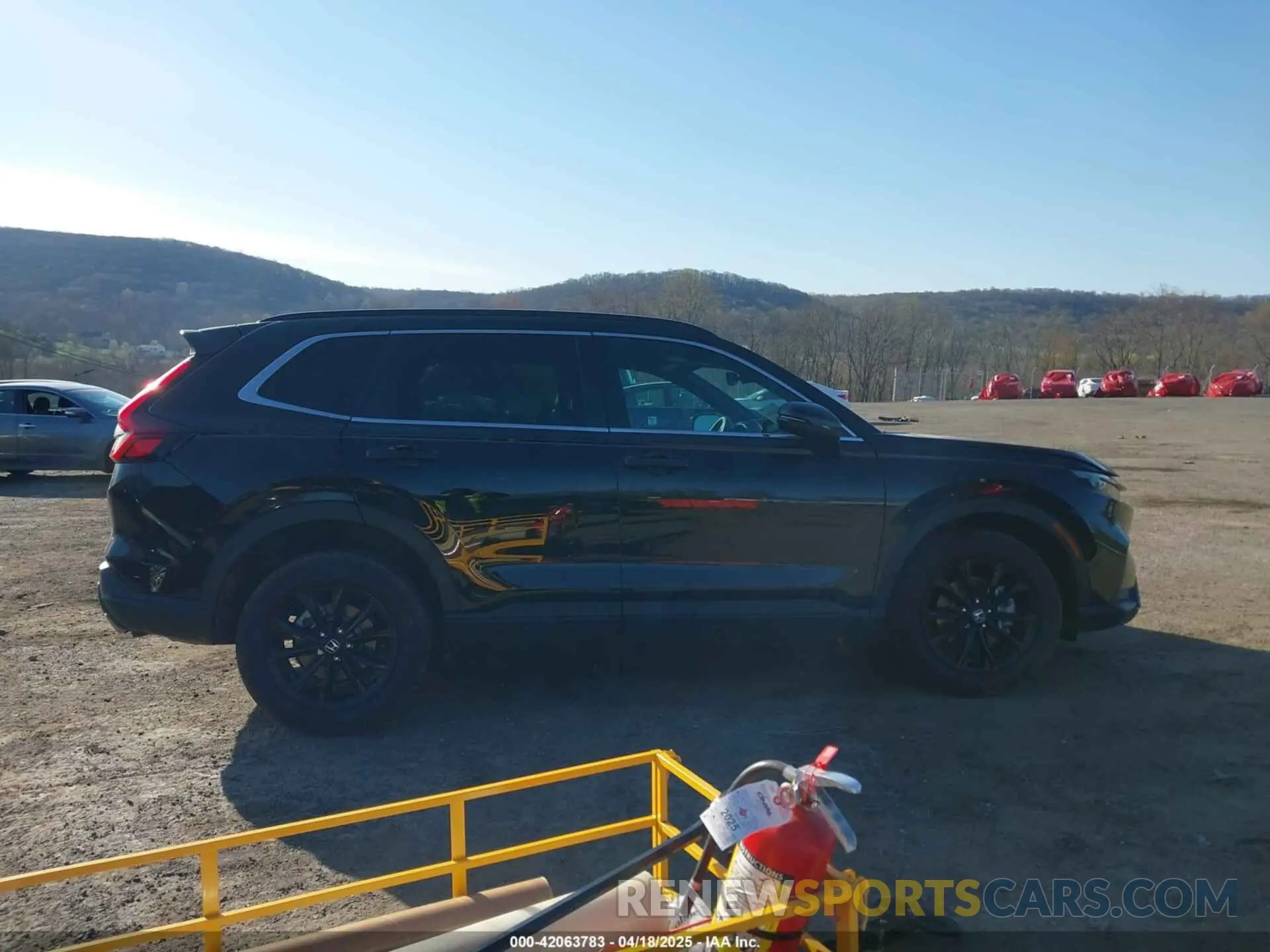 13 Photograph of a damaged car 5J6RS6H85SL025924 HONDA CR-V HYBRID 2025