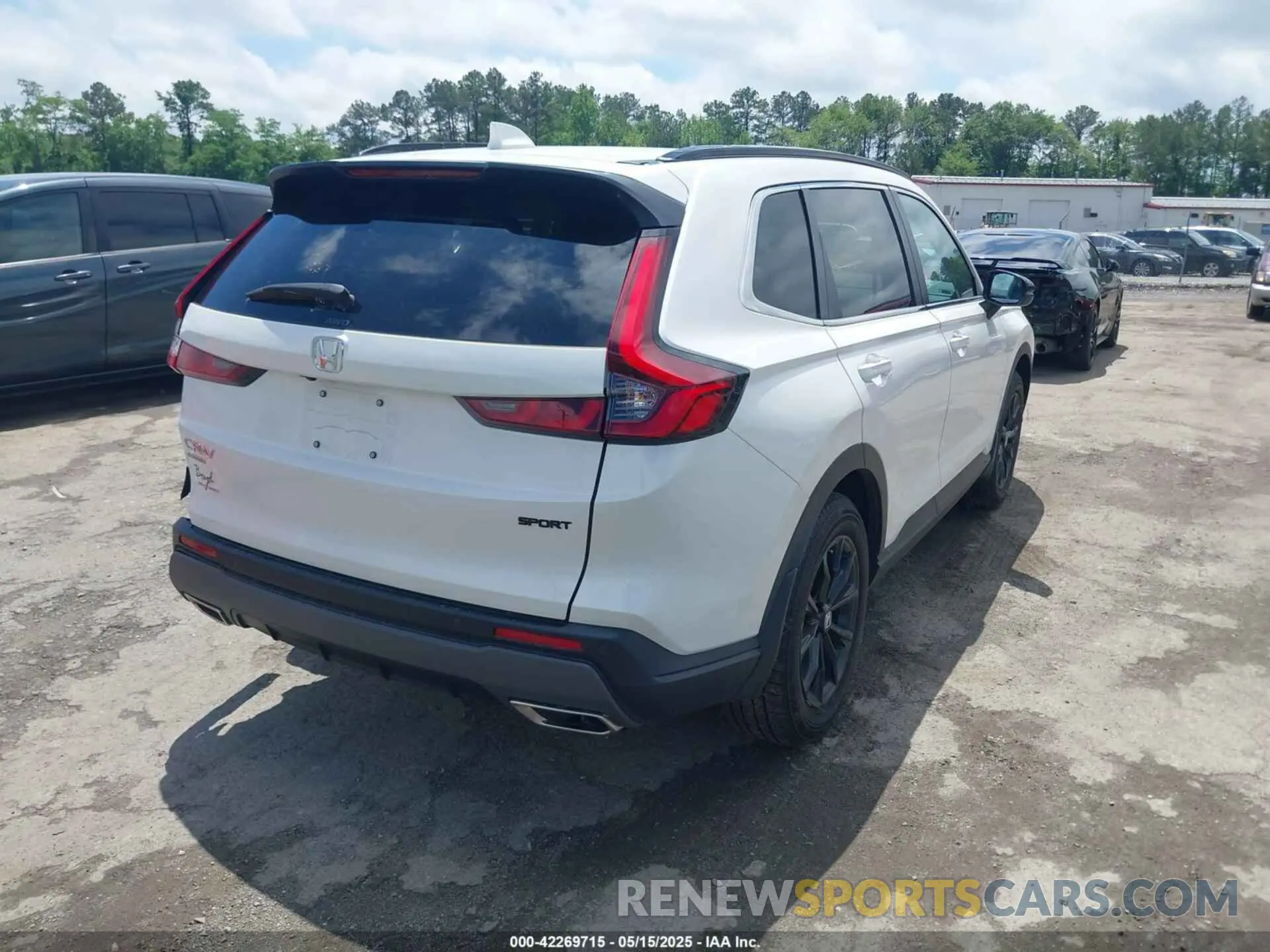 4 Photograph of a damaged car 5J6RS6H86SL021087 HONDA CR-V HYBRID 2025