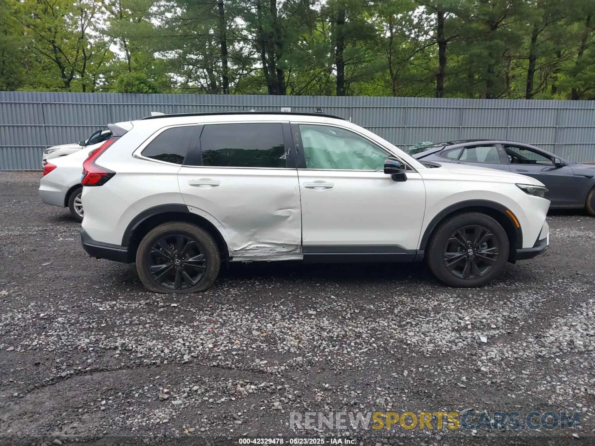 13 Photograph of a damaged car 5J6RS6H95SL009344 HONDA CR-V HYBRID 2025