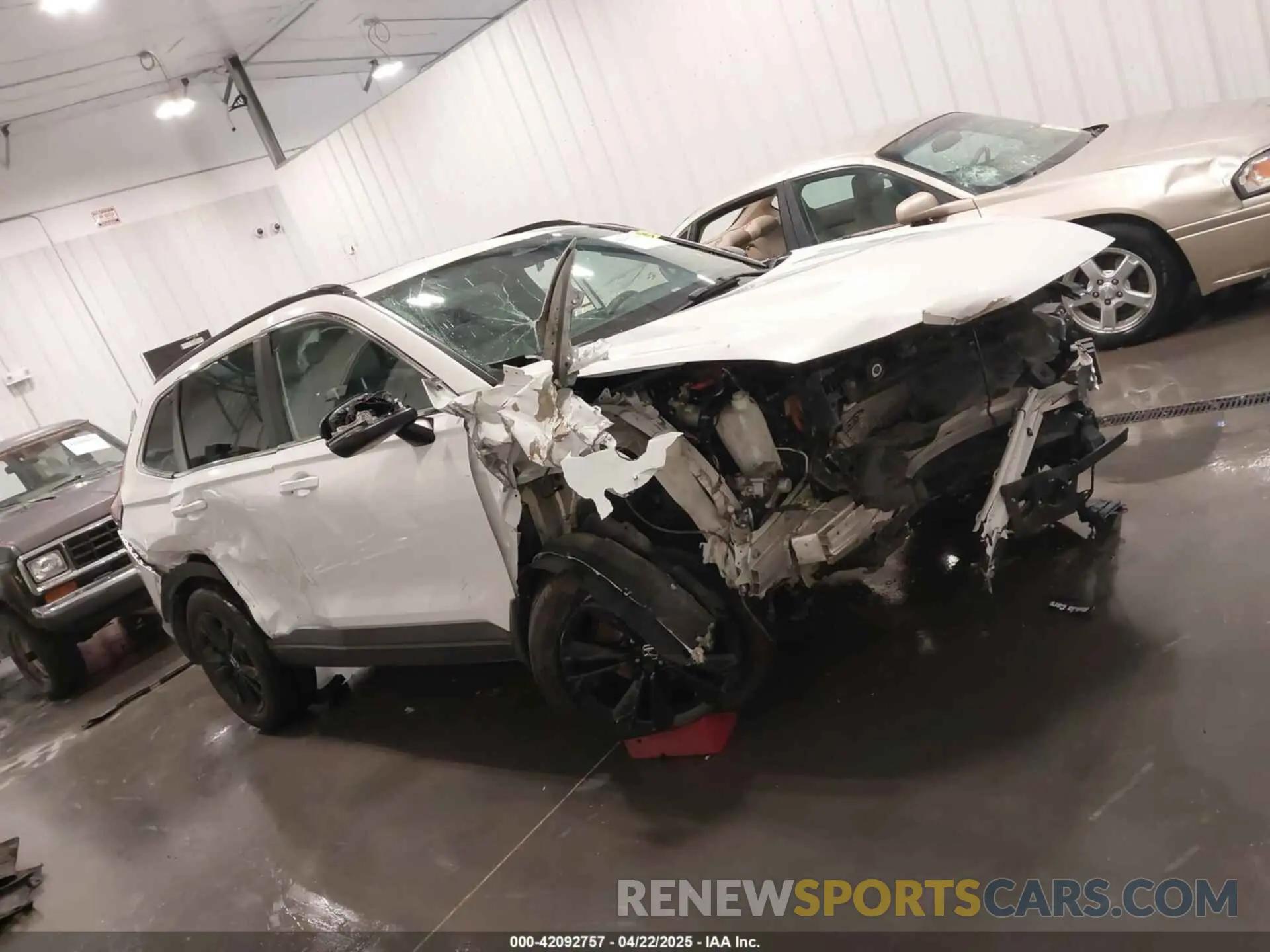 14 Photograph of a damaged car 5J6RS6H98SL005644 HONDA CR-V HYBRID 2025