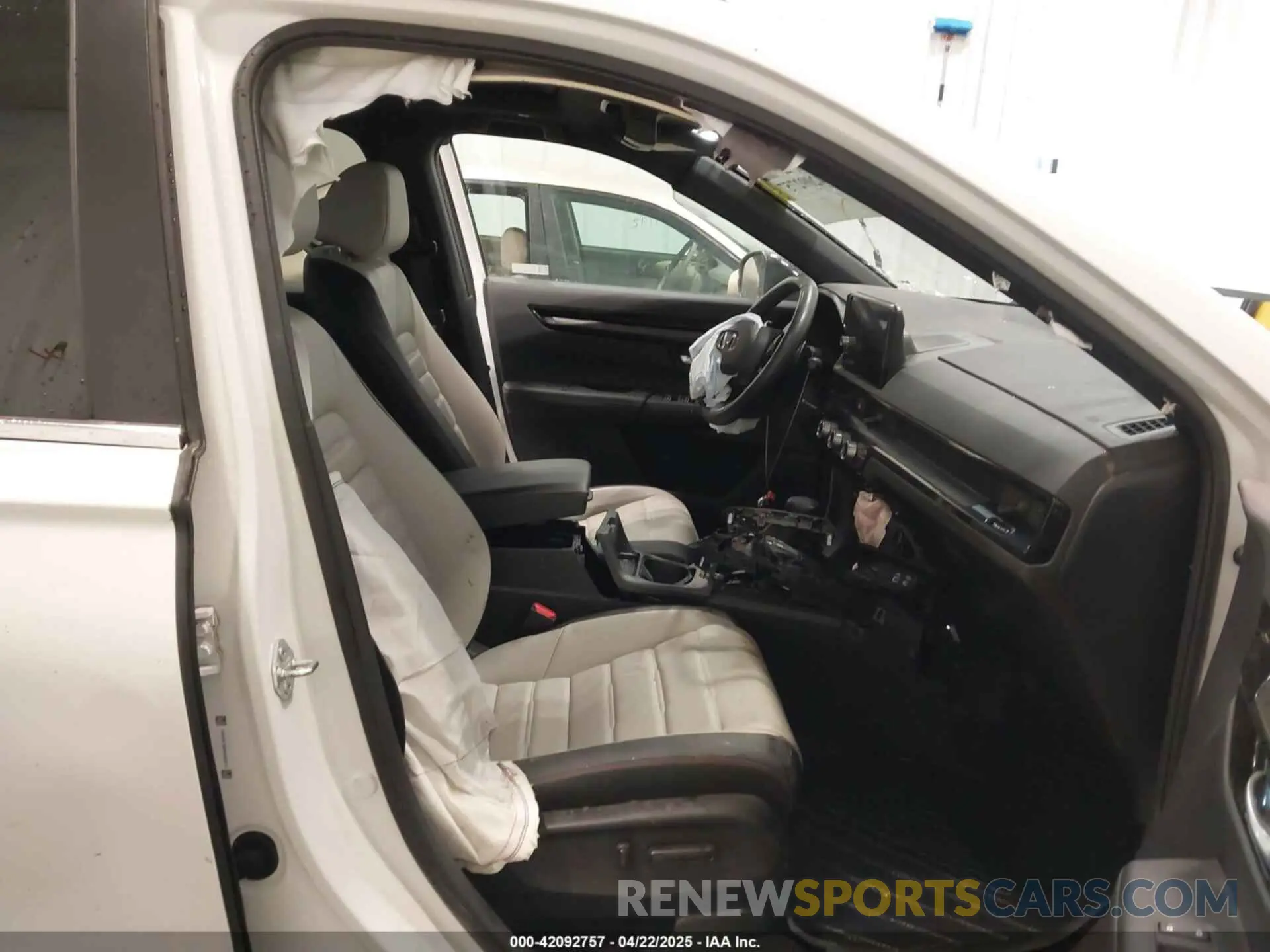 5 Photograph of a damaged car 5J6RS6H98SL005644 HONDA CR-V HYBRID 2025