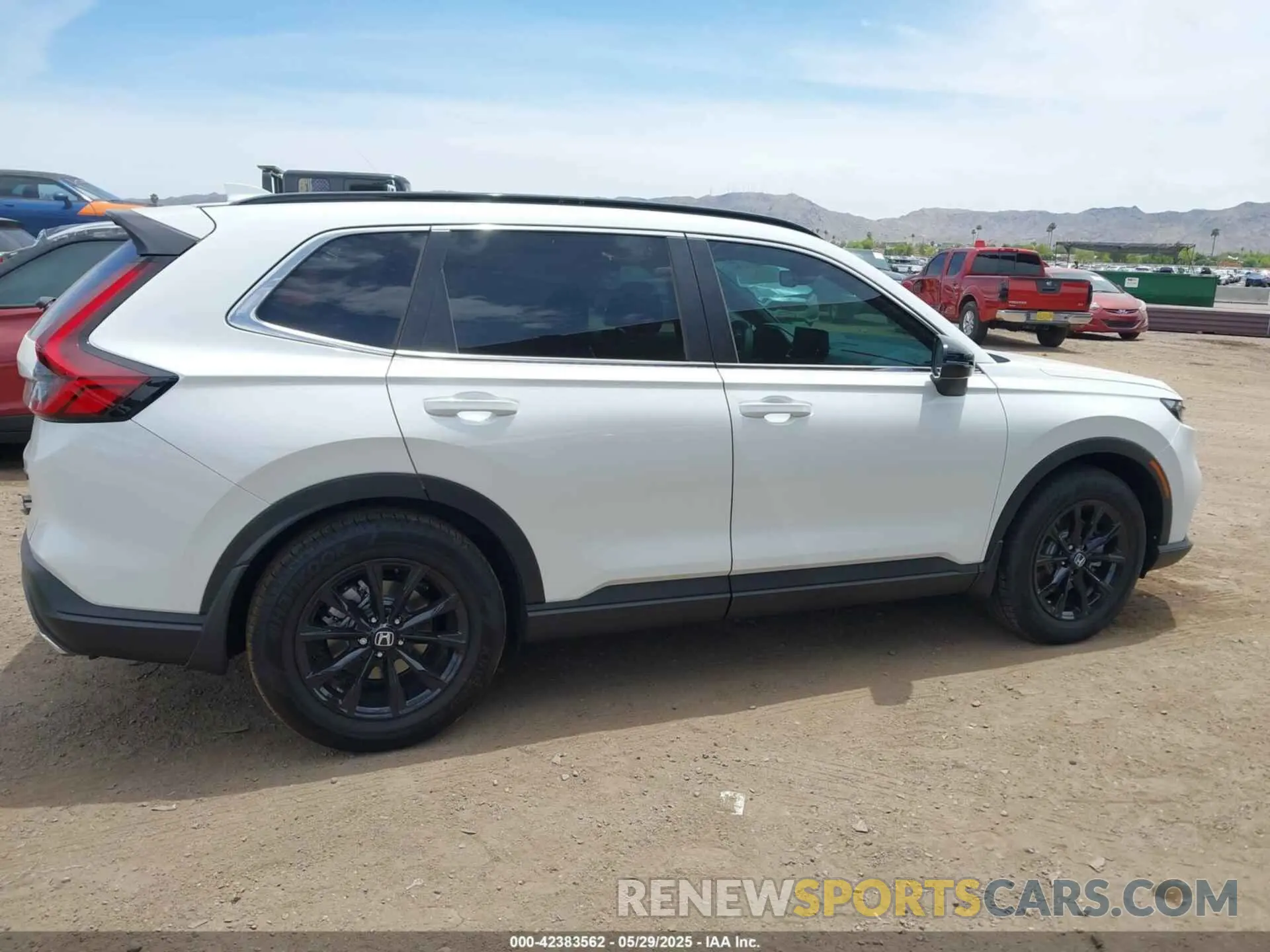 12 Photograph of a damaged car 7FARS5H53SE032268 HONDA CR-V HYBRID 2025