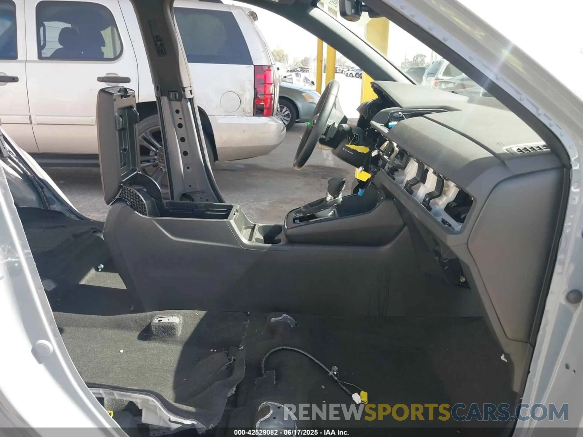 5 Photograph of a damaged car 7FARS5H83SE003704 HONDA CR-V HYBRID 2025
