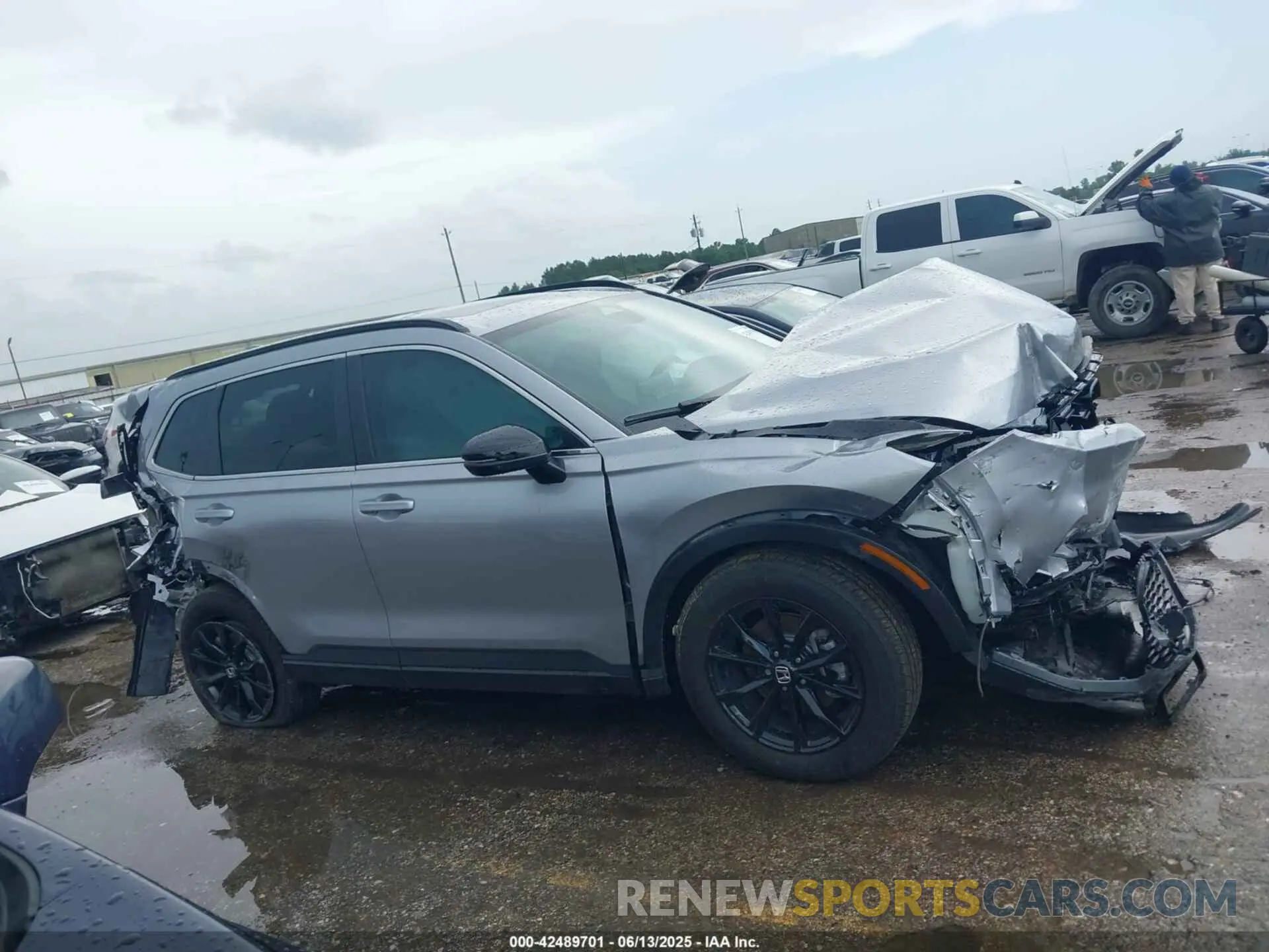 13 Photograph of a damaged car 7FARS6H54SE076513 HONDA CR-V HYBRID 2025
