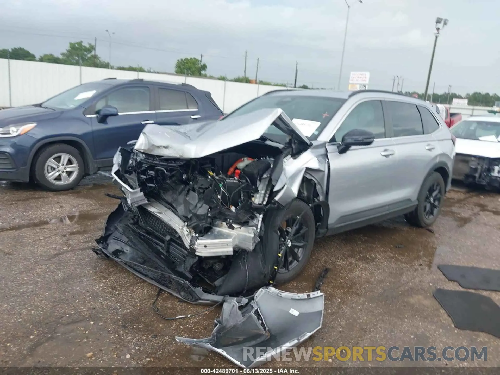 2 Photograph of a damaged car 7FARS6H54SE076513 HONDA CR-V HYBRID 2025