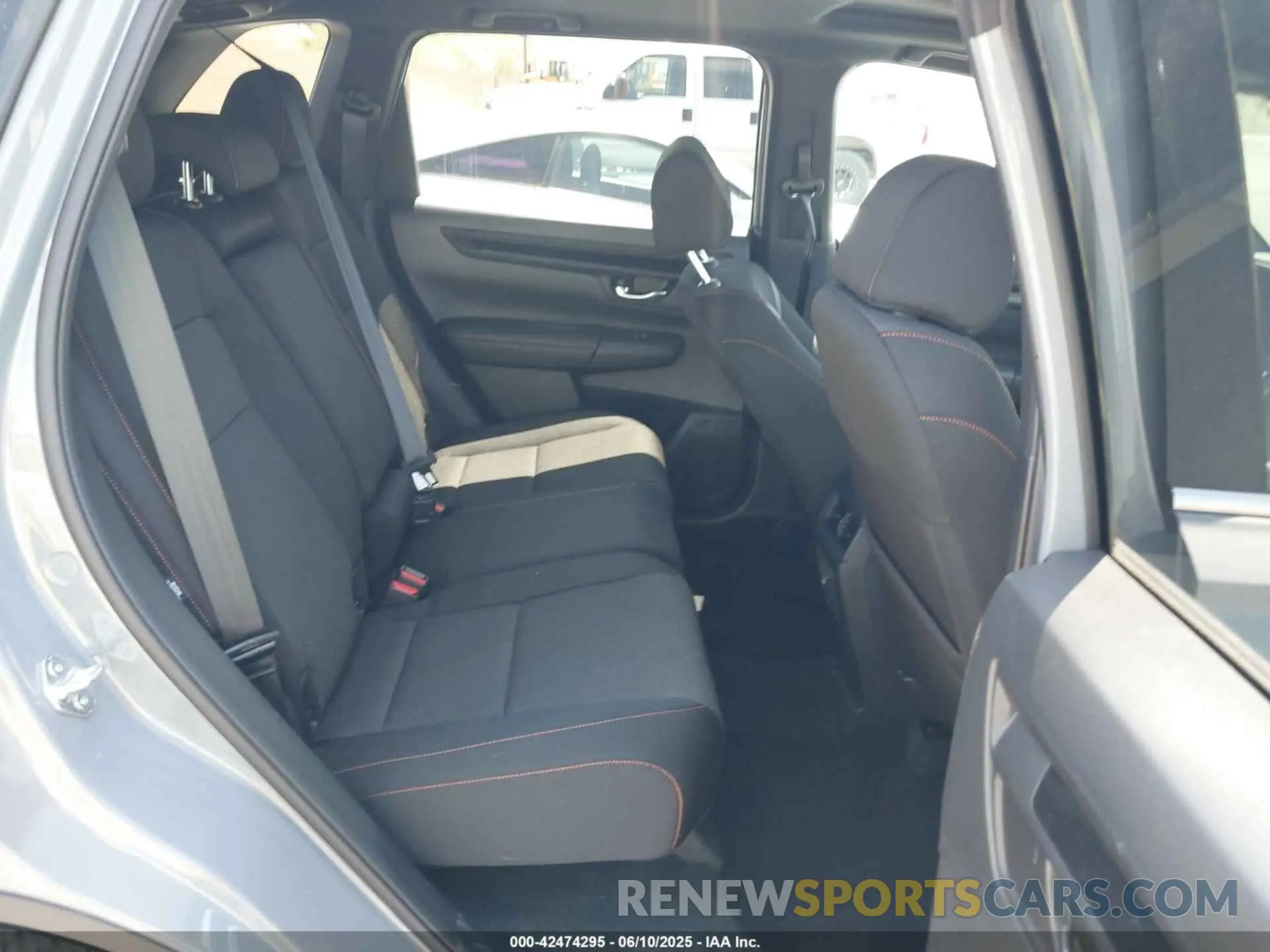8 Photograph of a damaged car 7FARS6H59SE063756 HONDA CR-V HYBRID 2025