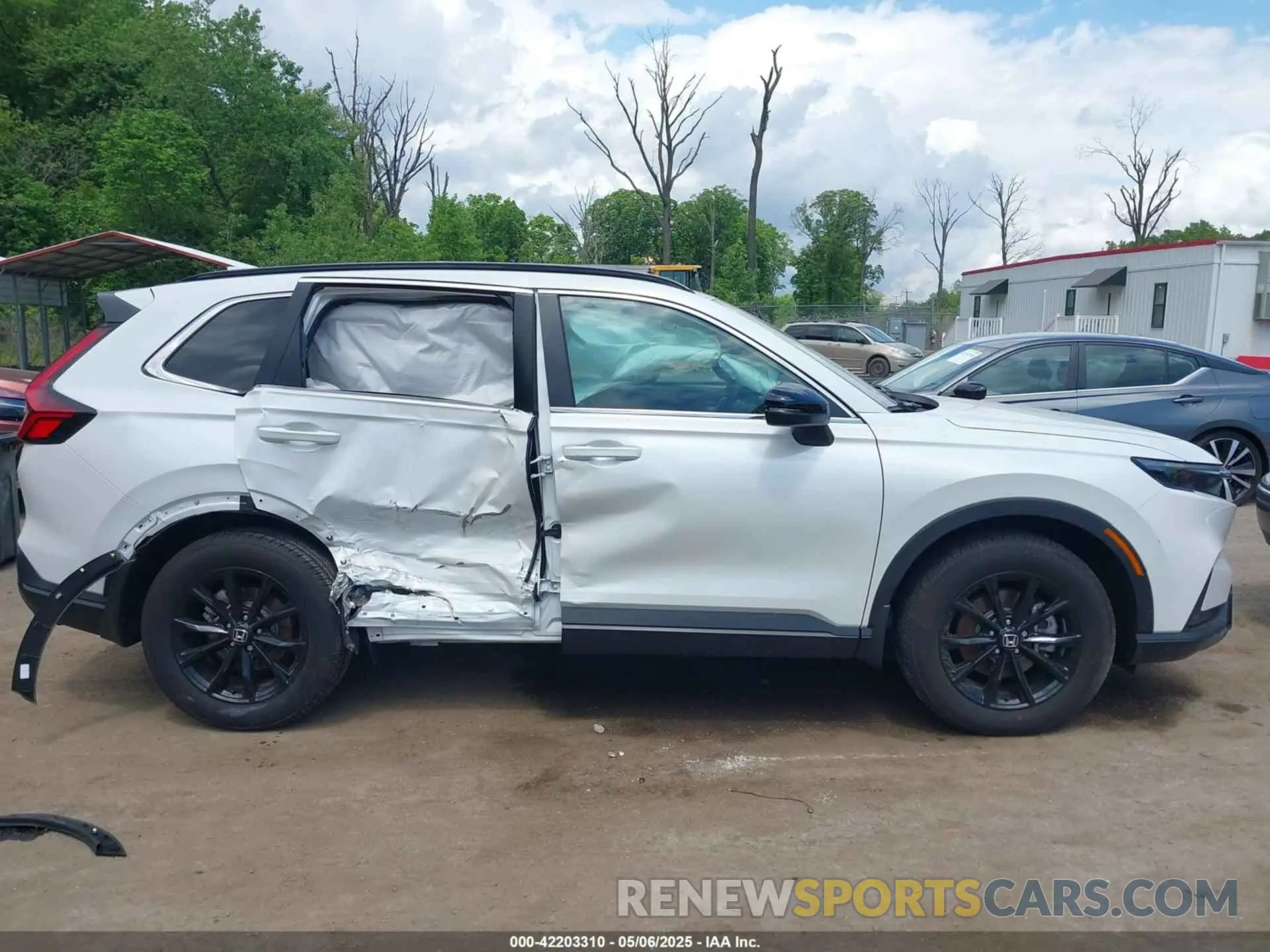 13 Photograph of a damaged car 7FARS6H80SE002516 HONDA CR-V HYBRID 2025