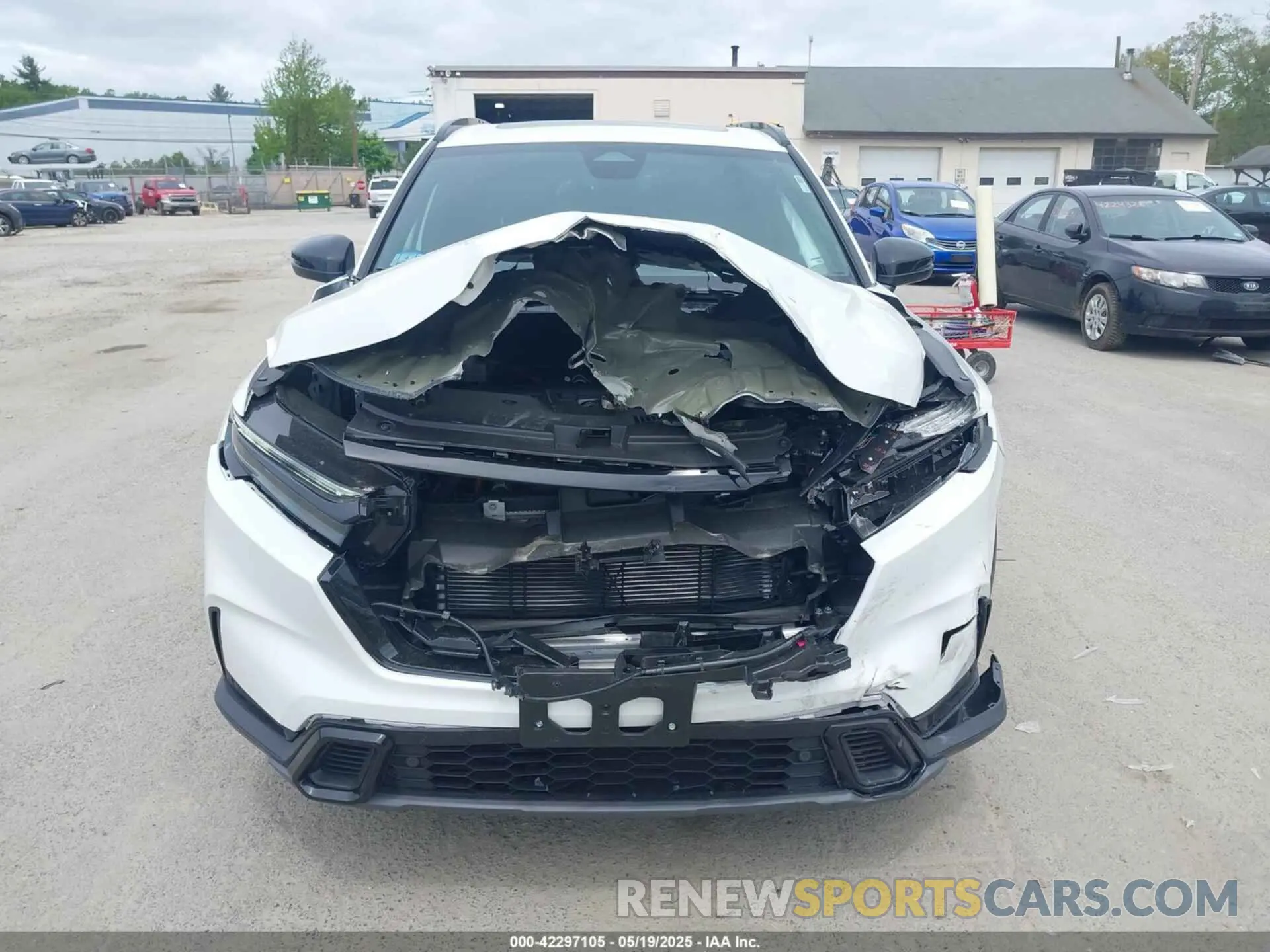 12 Photograph of a damaged car 7FARS6H80SE075899 HONDA CR-V HYBRID 2025