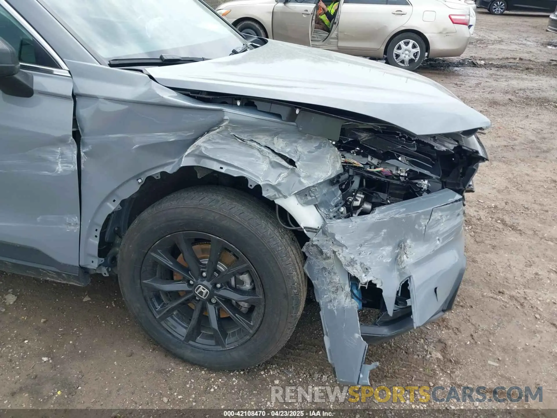 6 Photograph of a damaged car 7FARS6H81SE029059 HONDA CR-V HYBRID 2025