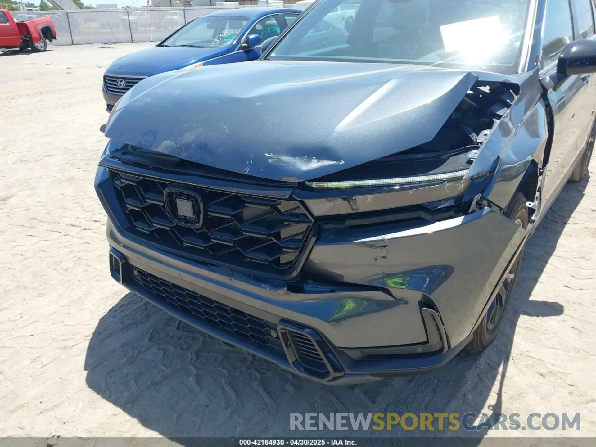 6 Photograph of a damaged car 7FARS6H85SE028187 HONDA CR-V HYBRID 2025