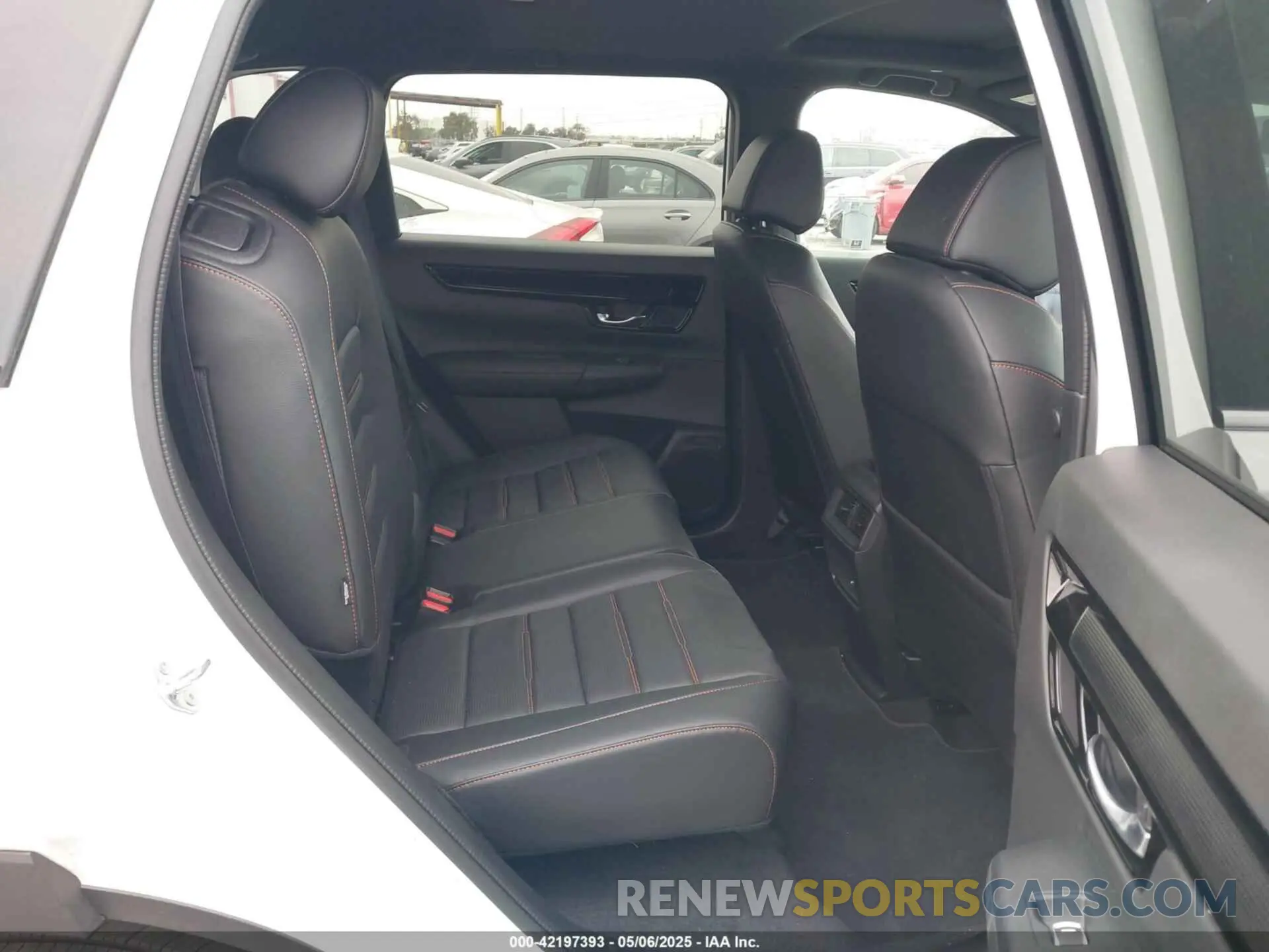 8 Photograph of a damaged car 7FARS6H92SE070101 HONDA CR-V HYBRID 2025